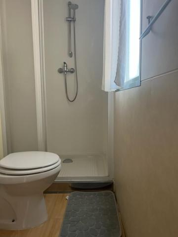 Mobile Home - Photo 12
