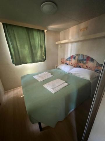 Mobile Home - Photo 8