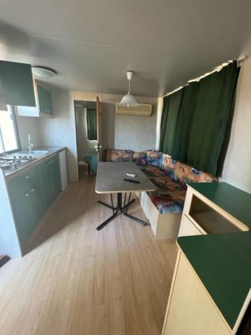 Mobile Home - Photo 6