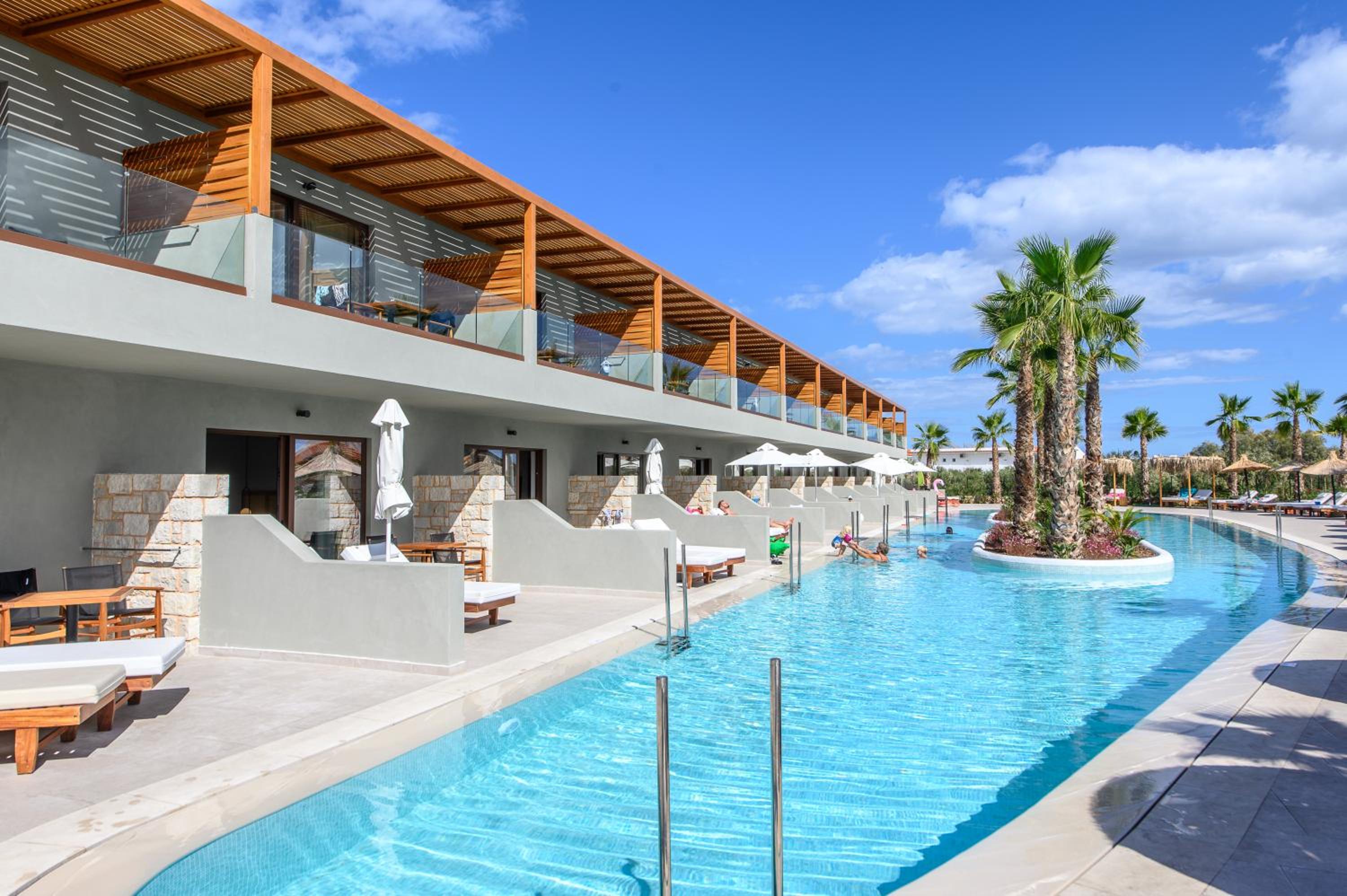 Family Suite with Direct Access to Sharing Pool photo 2