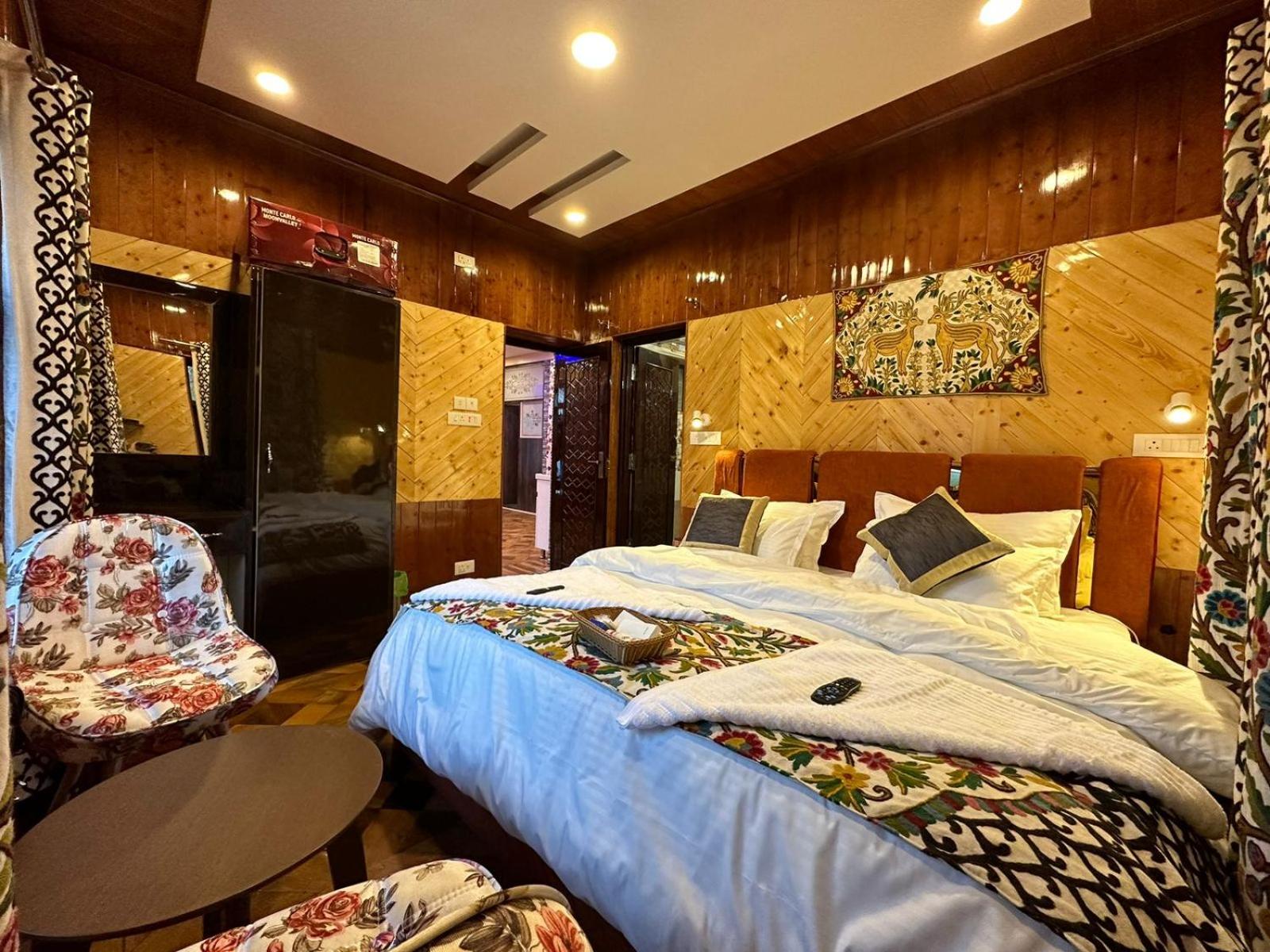 Deluxe Double Or Twin Room With Mountain View