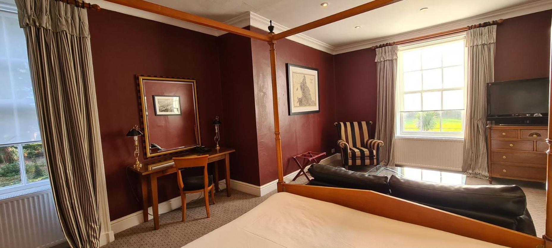Deluxe King Room - Photo 6
