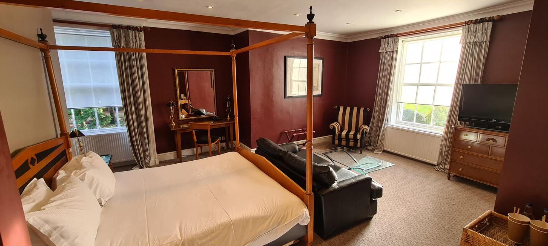 Deluxe King Room - Photo 5