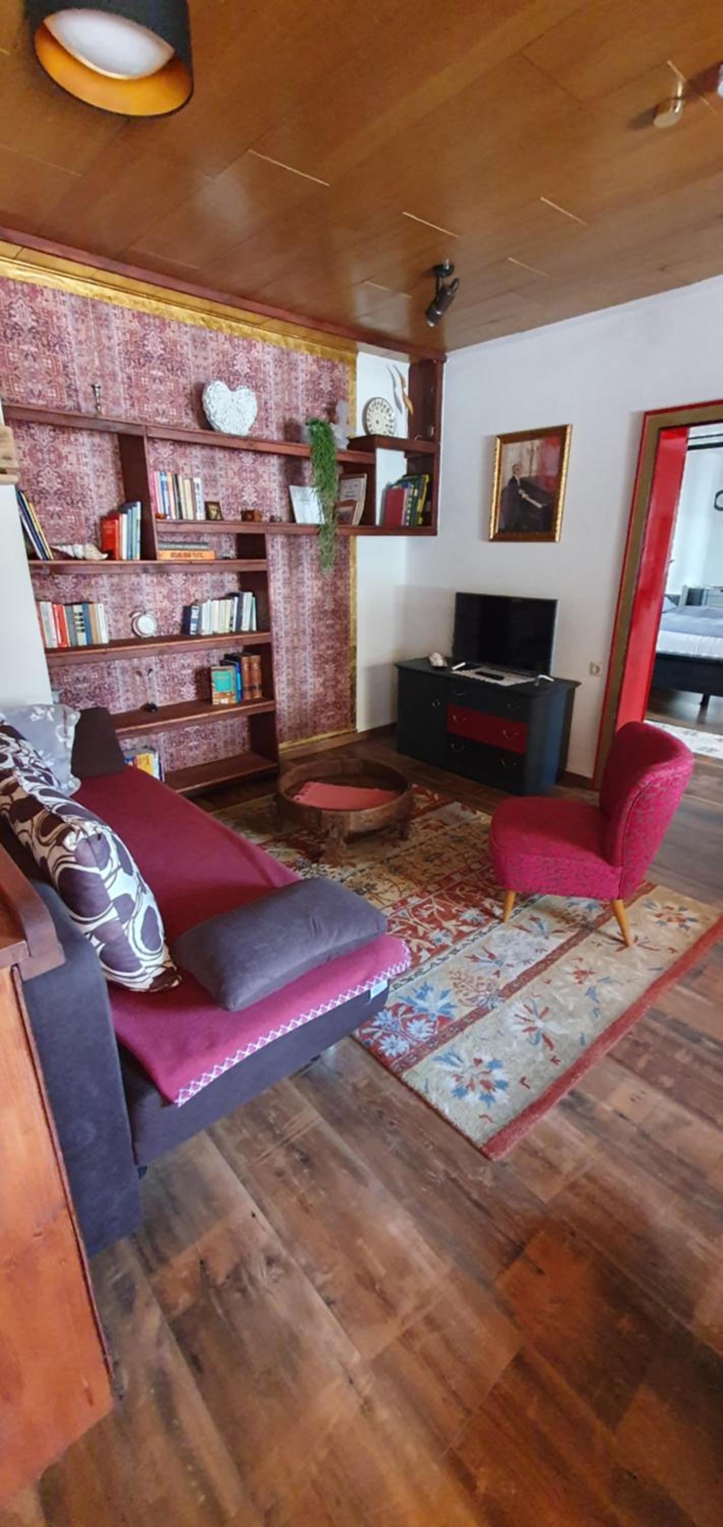 One-Bedroom Apartment photo 1