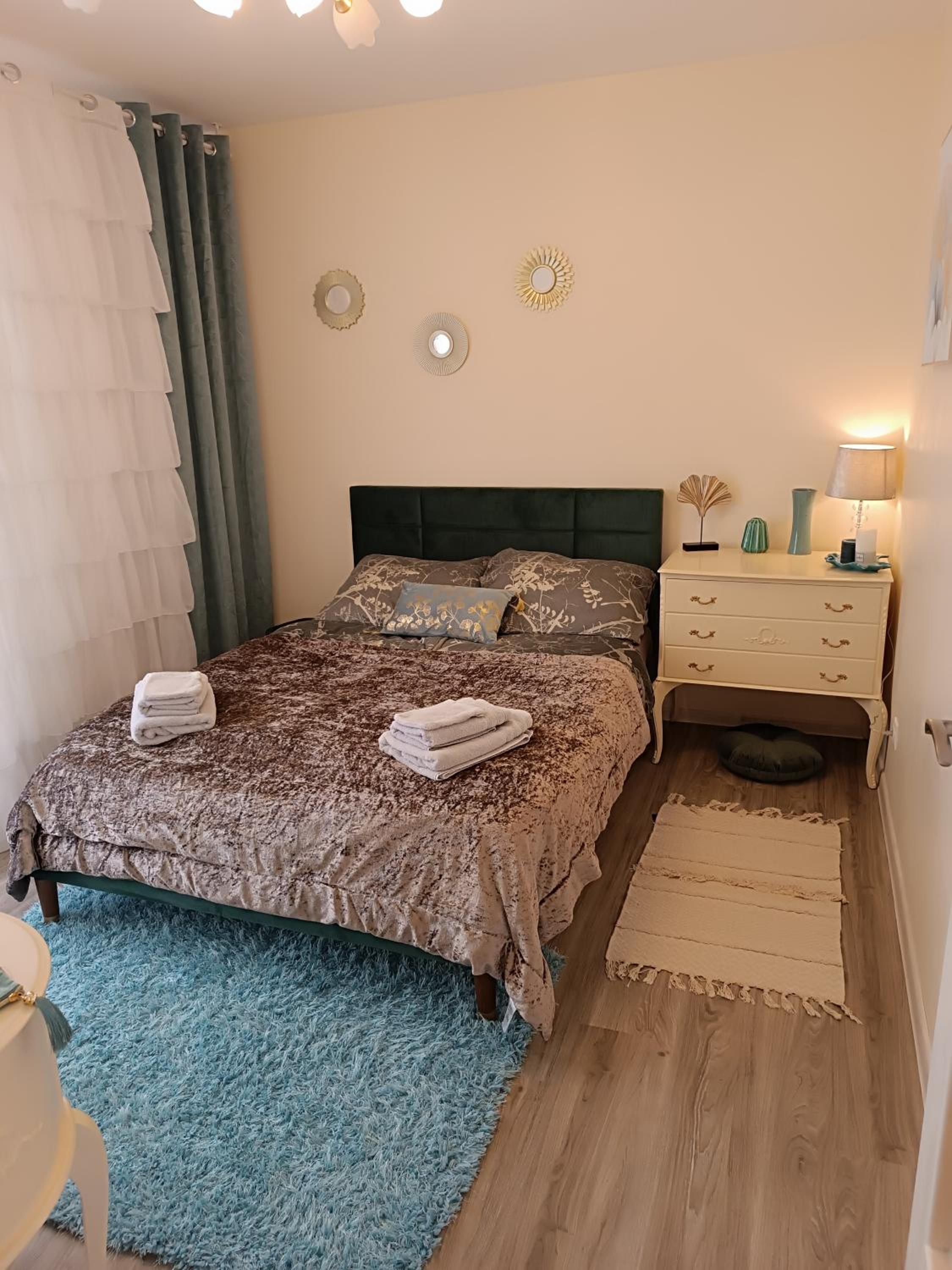 Two-Bedroom Apartment - Photo 4
