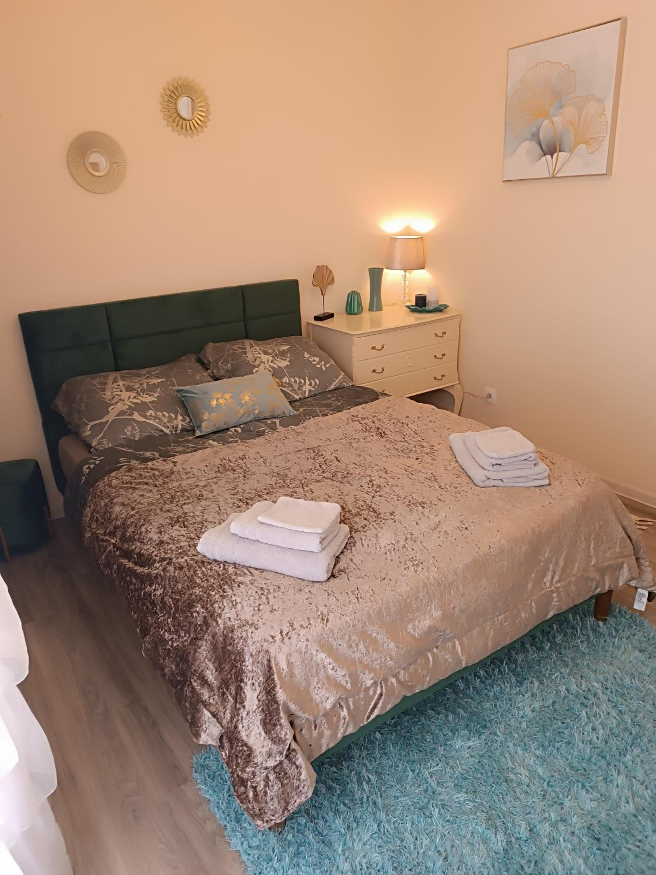 Two-Bedroom Apartment - Photo 5