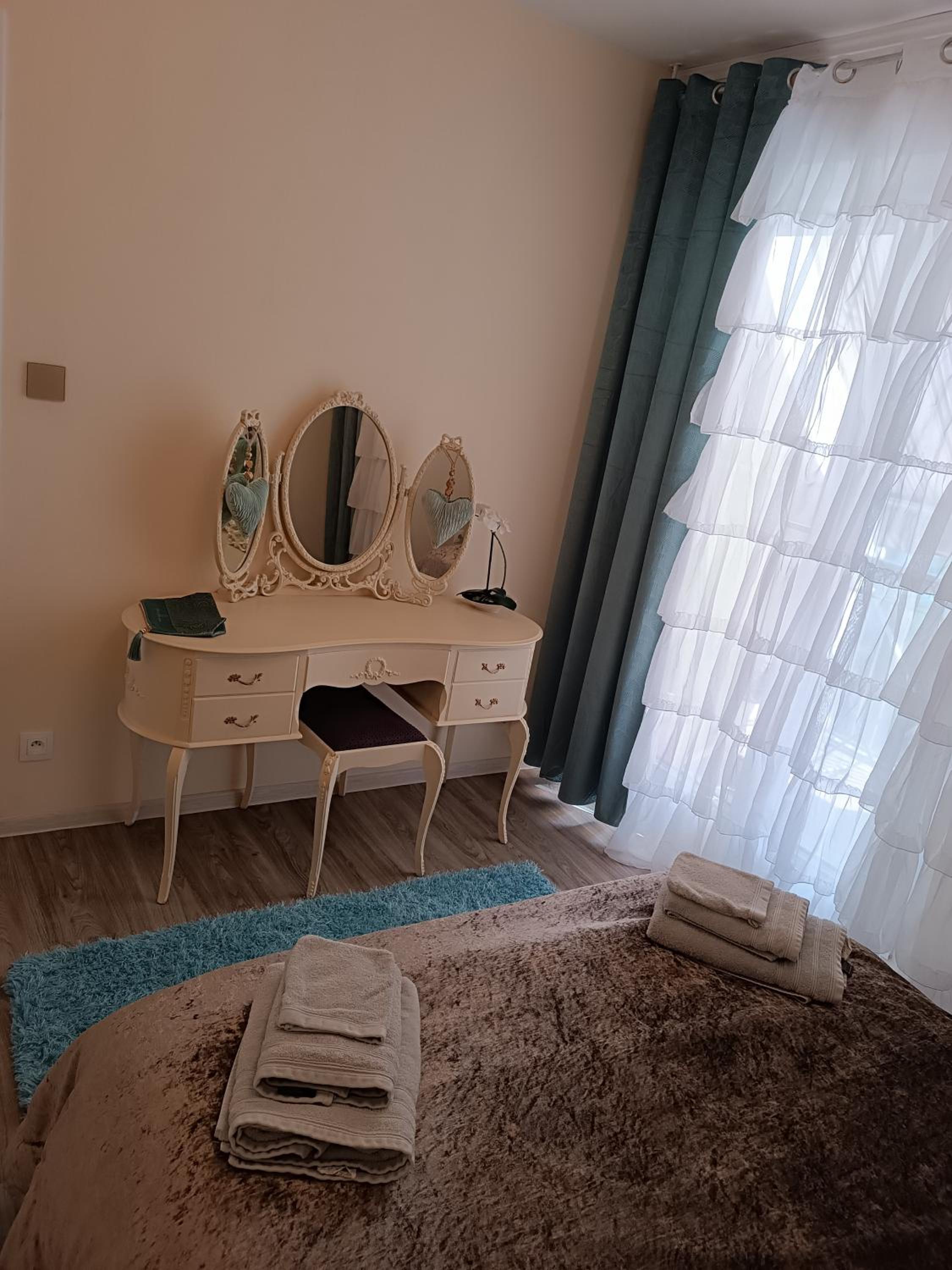 Two-Bedroom Apartment - Photo 6