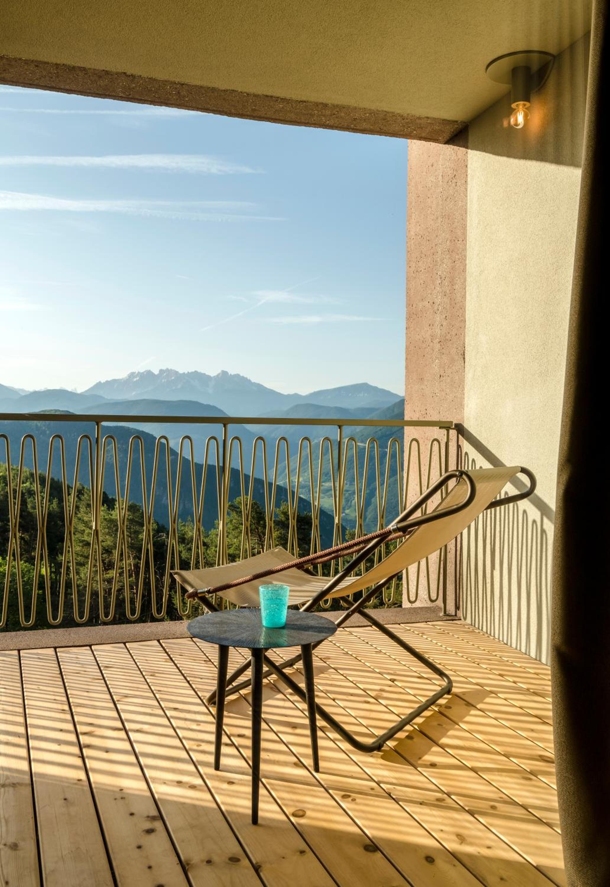 Junior Suite with Mountain View - Photo 8