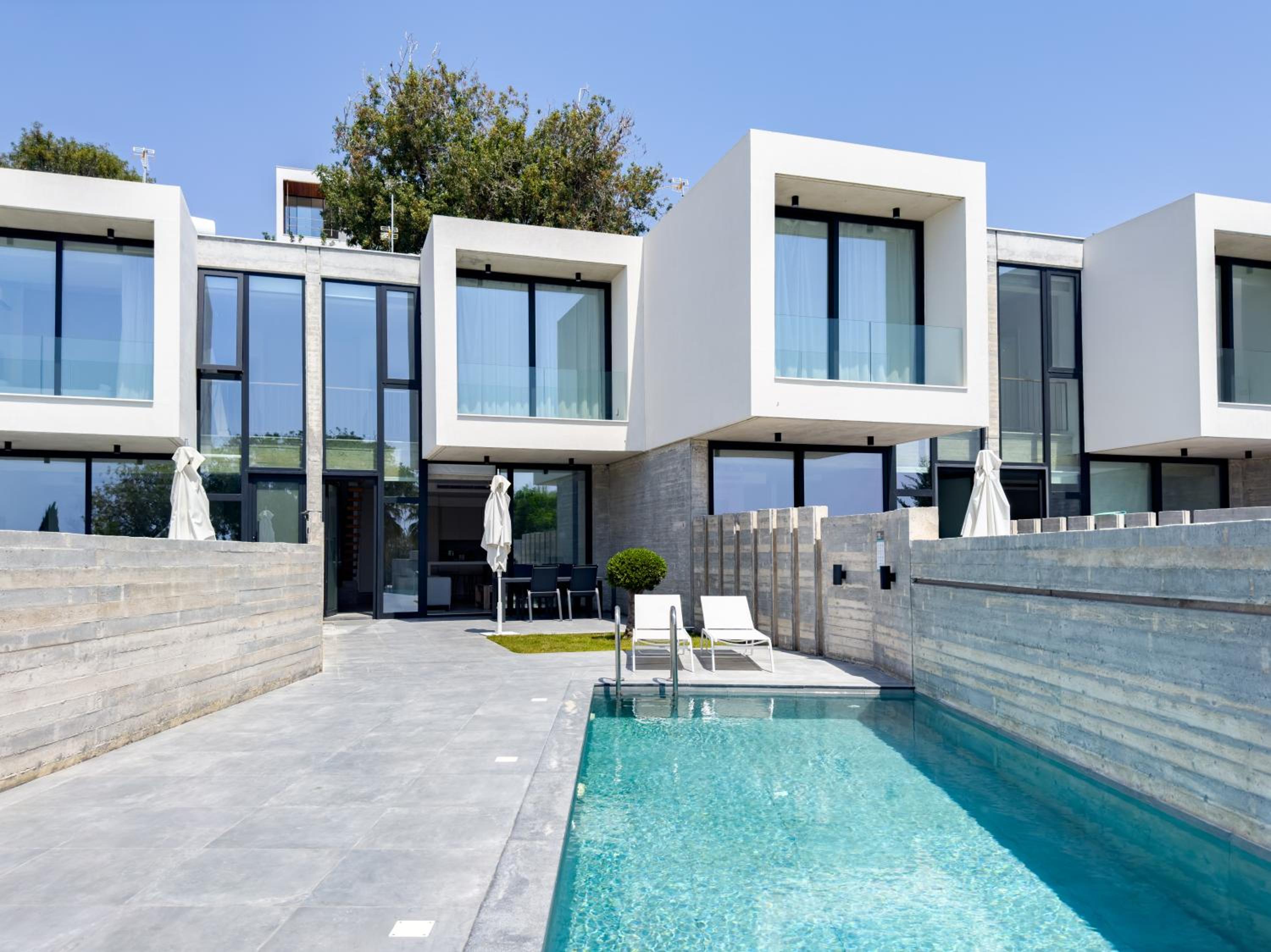 Villa with Private Pool - Photo 21