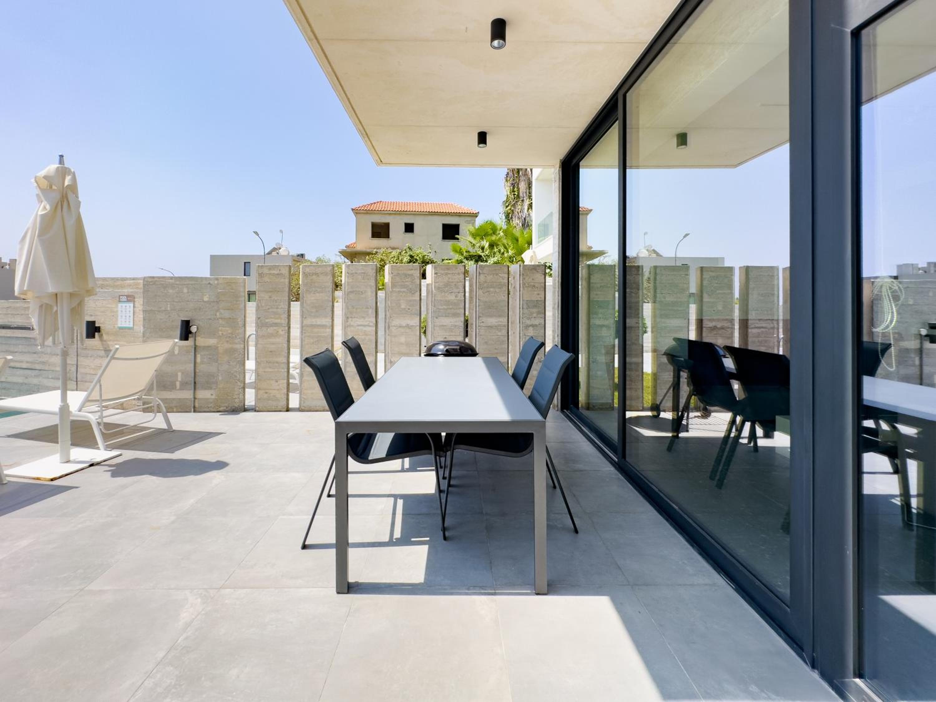 Villa with Private Pool - Photo 19