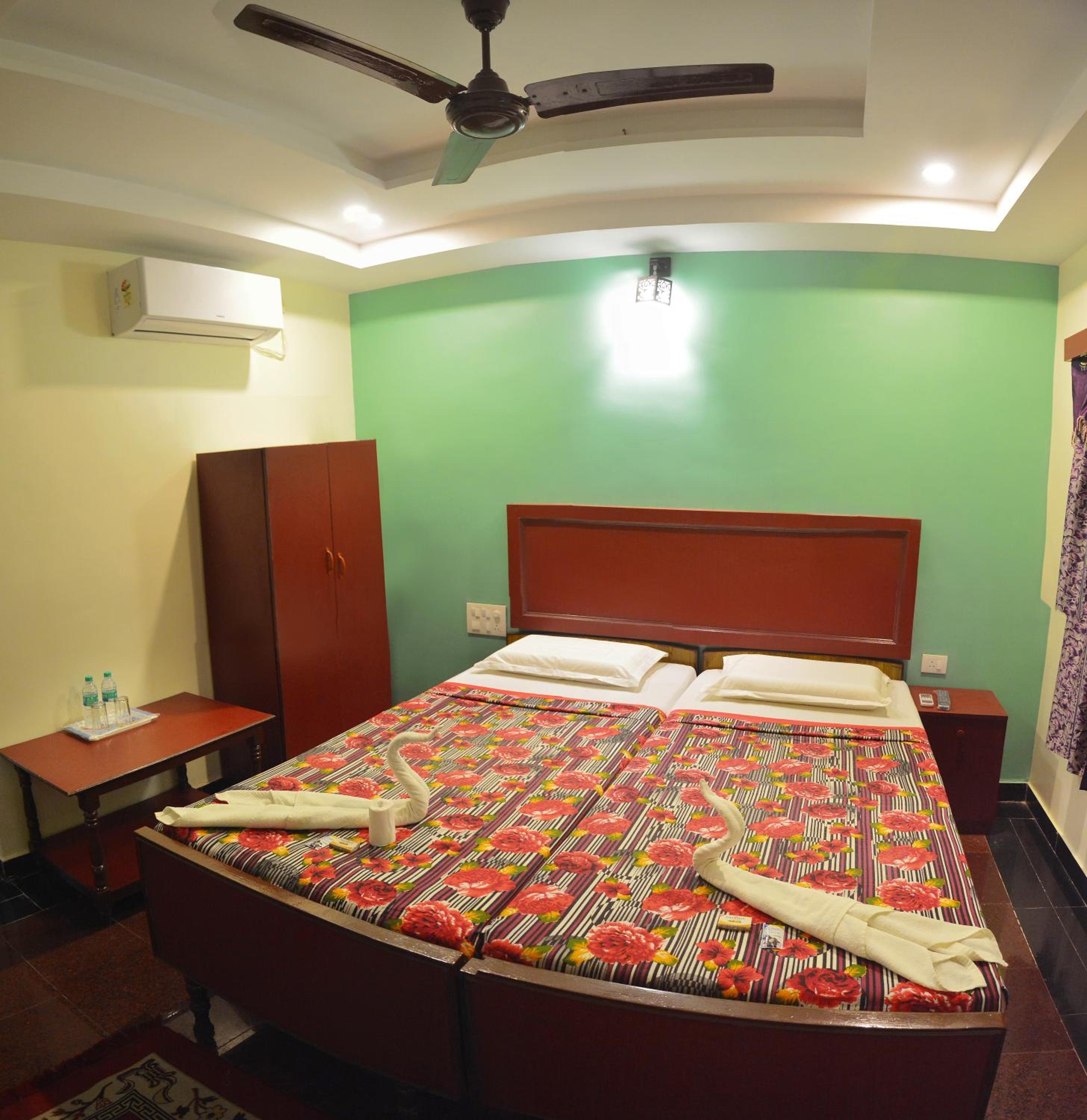 Deluxe Double Room photo 3