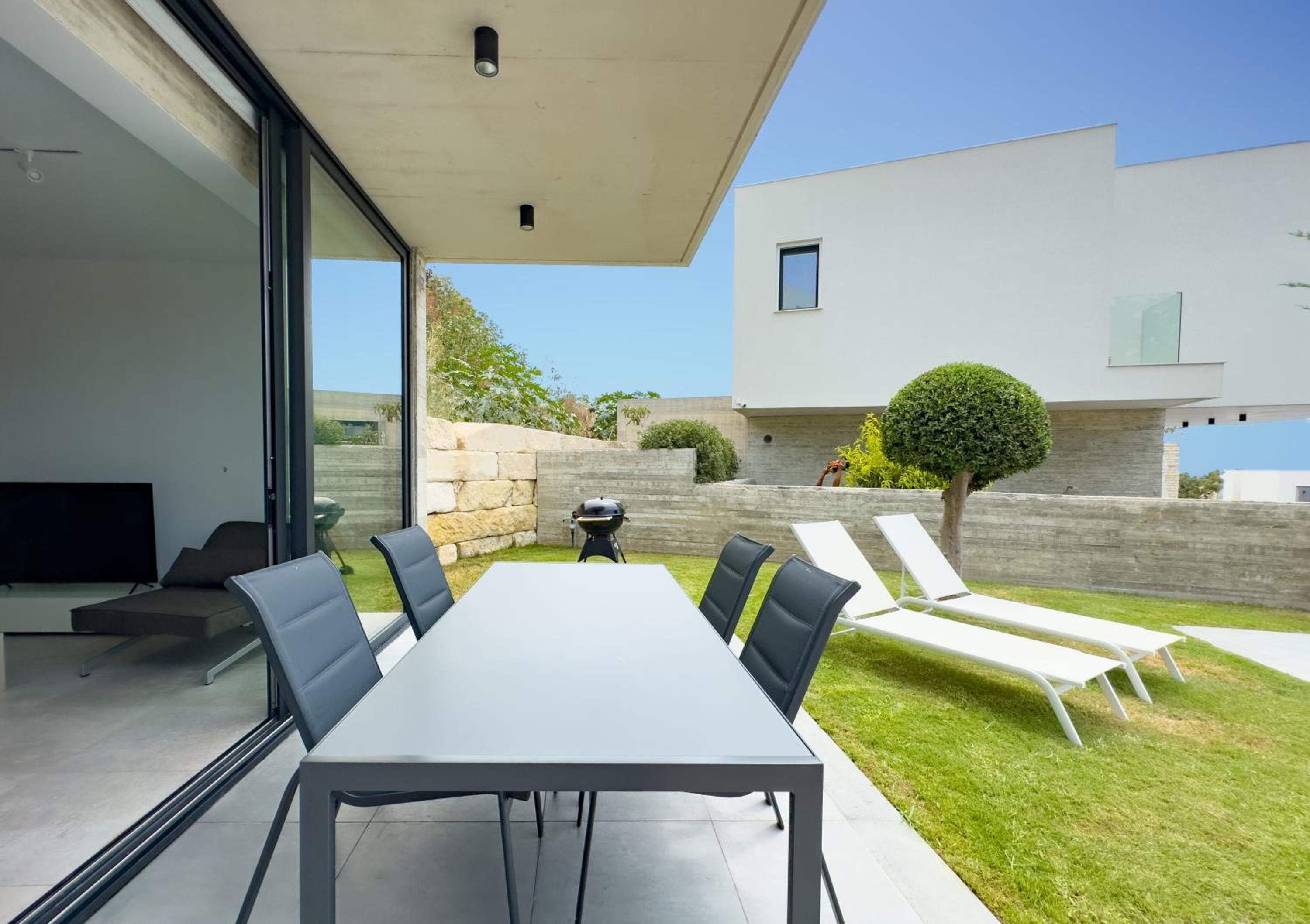 Villa with Private Pool - Photo 20