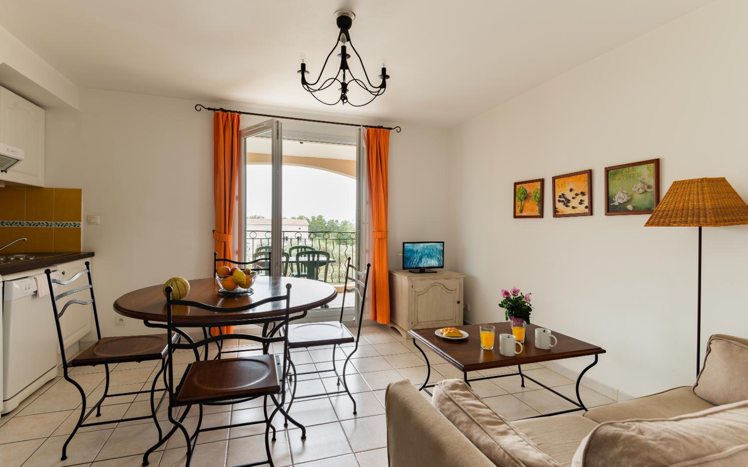 One-Bedroom or Two-Bedroom Apartment (6 Adults) photo 2