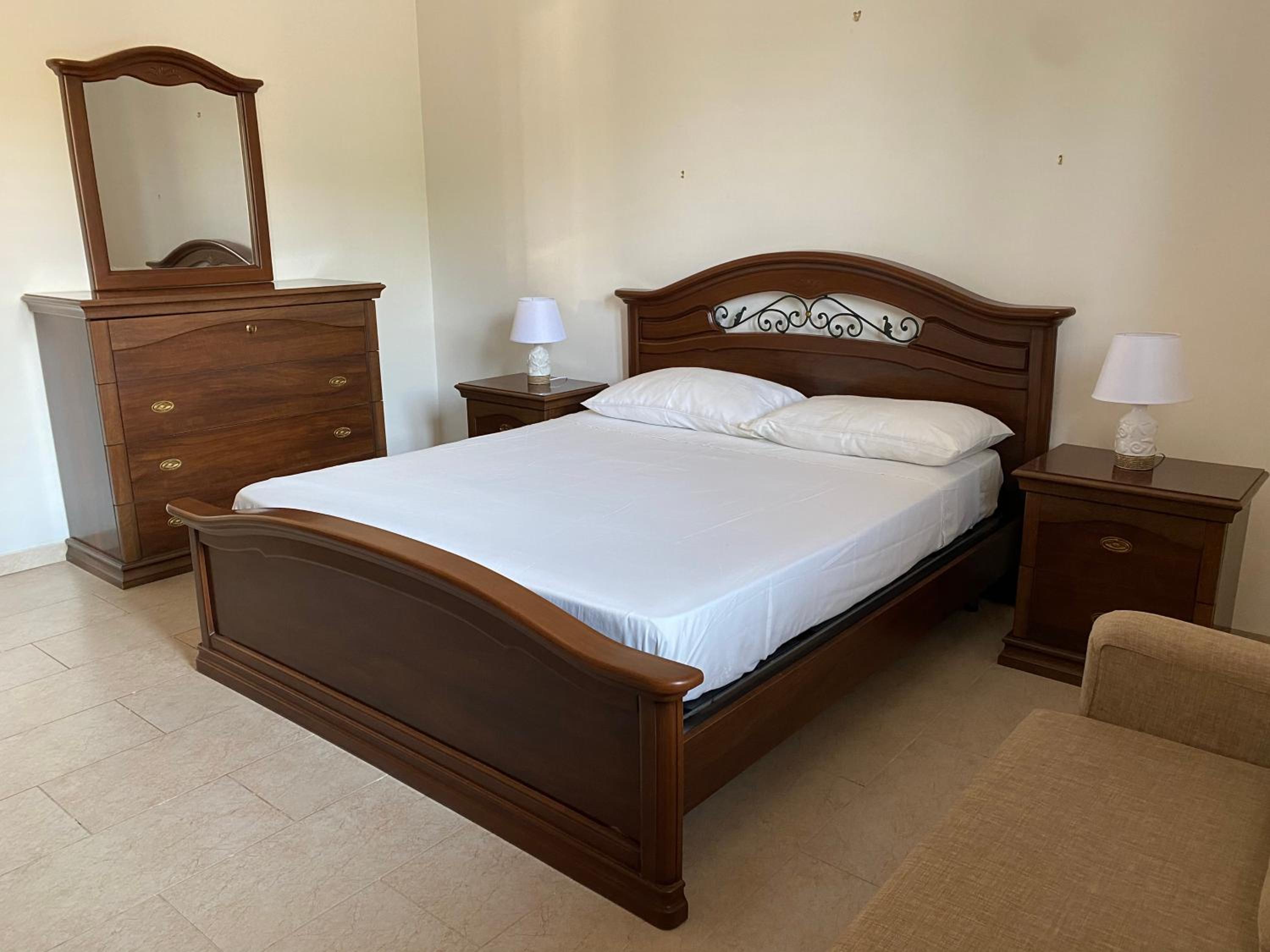 One-Bedroom House photo 1