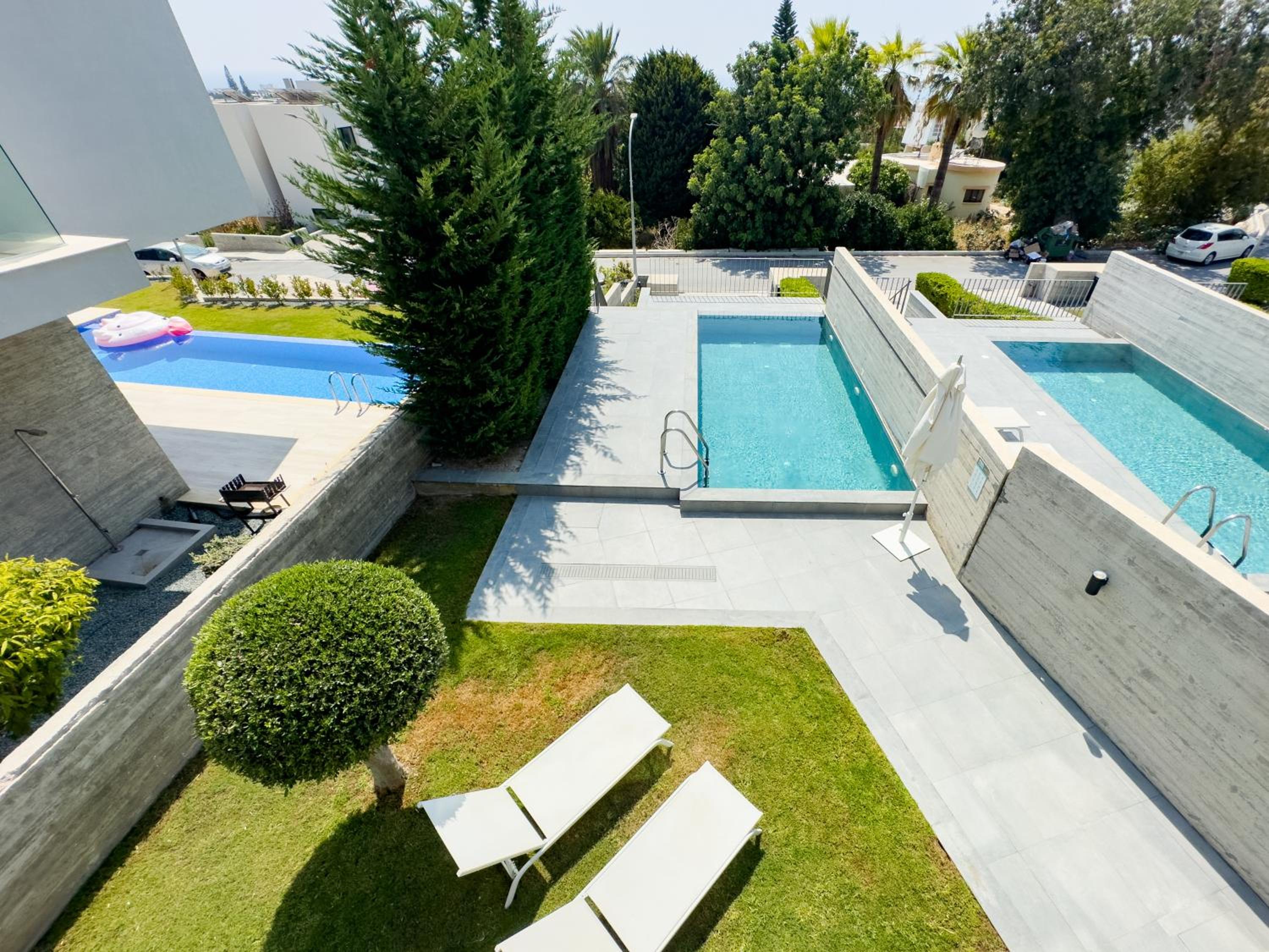 Villa with Private Pool - Photo 38