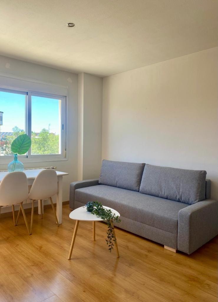Studio Apartment photo 2