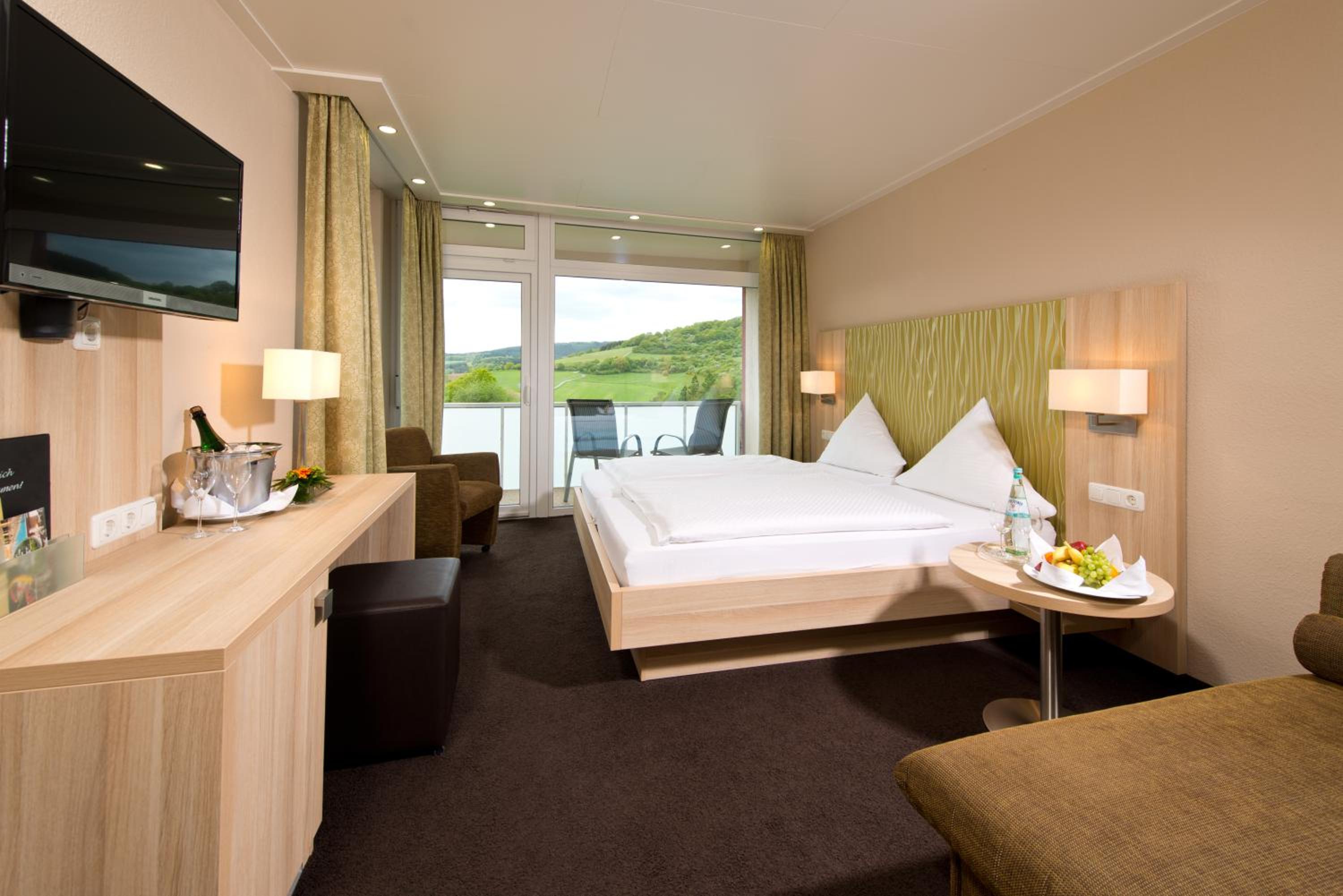 Superior Double Room with bathtub