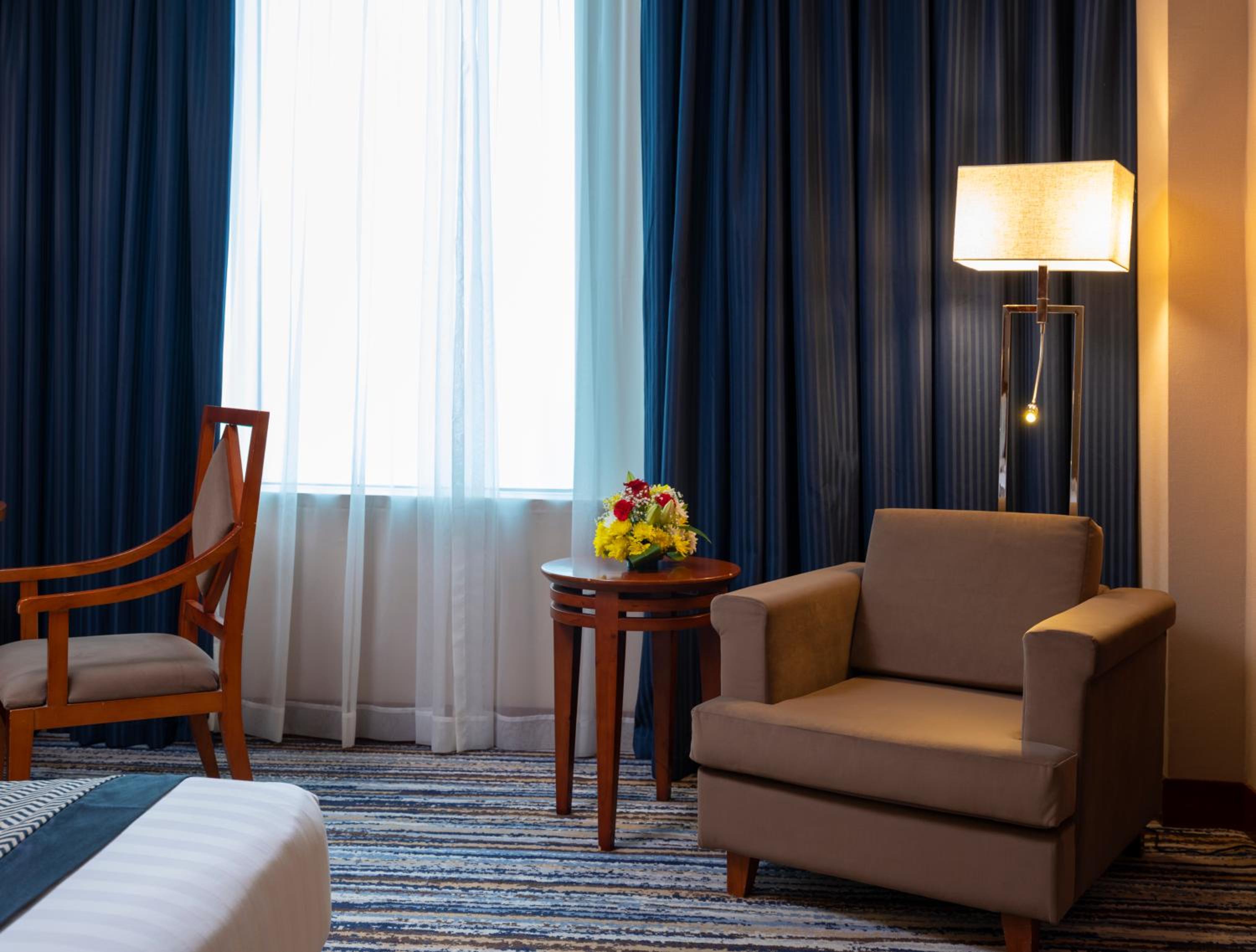Deluxe Twin Room with Sea View - Photo 6