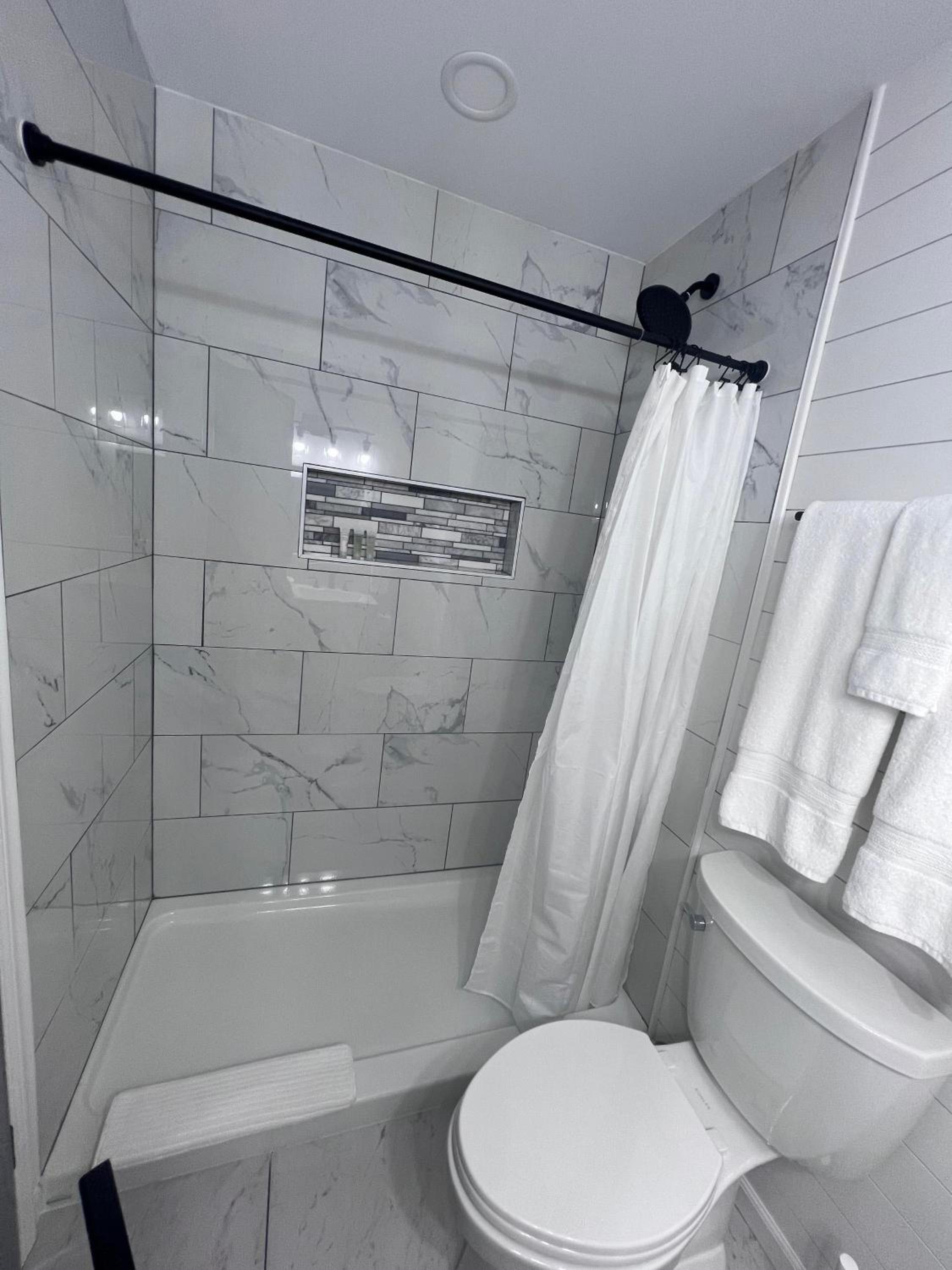 Two-Bedroom Townhouse - Photo 9