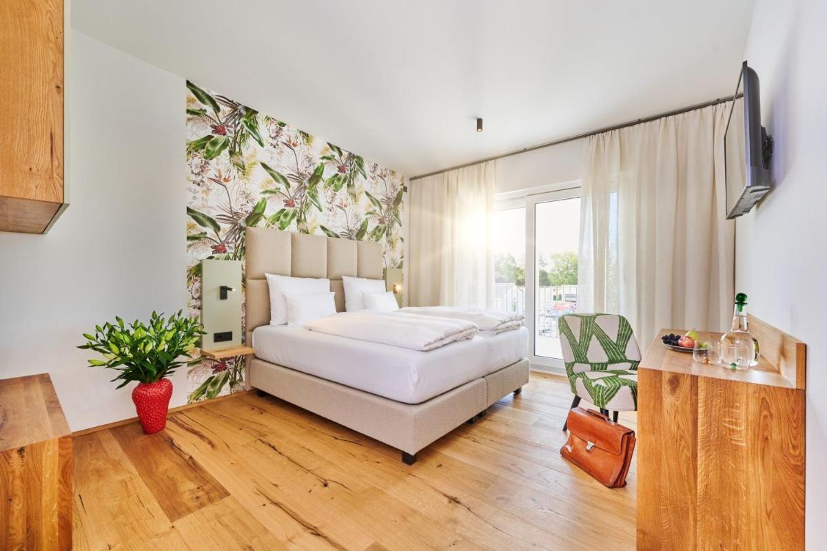 Double Room with Balcony - Photo 6