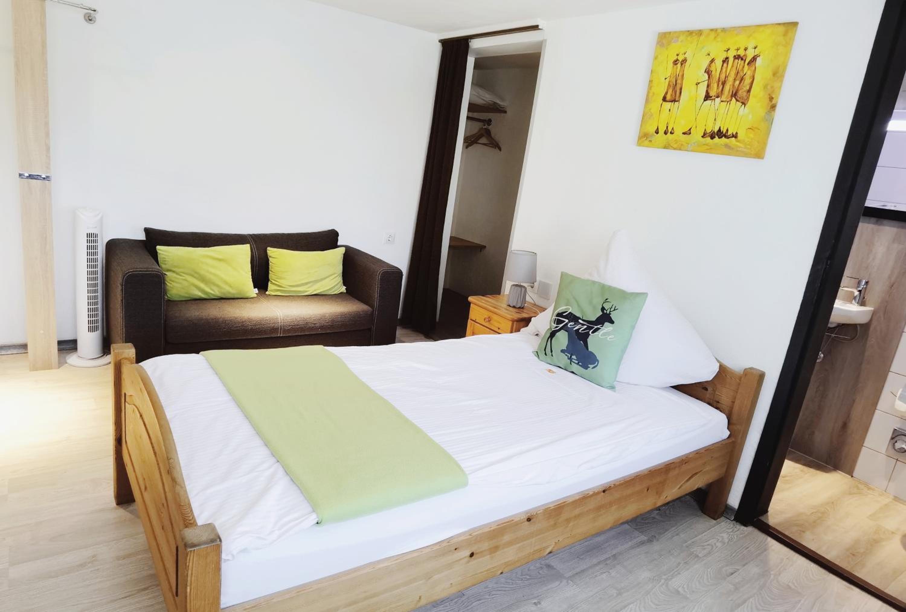 Single Room photo 2