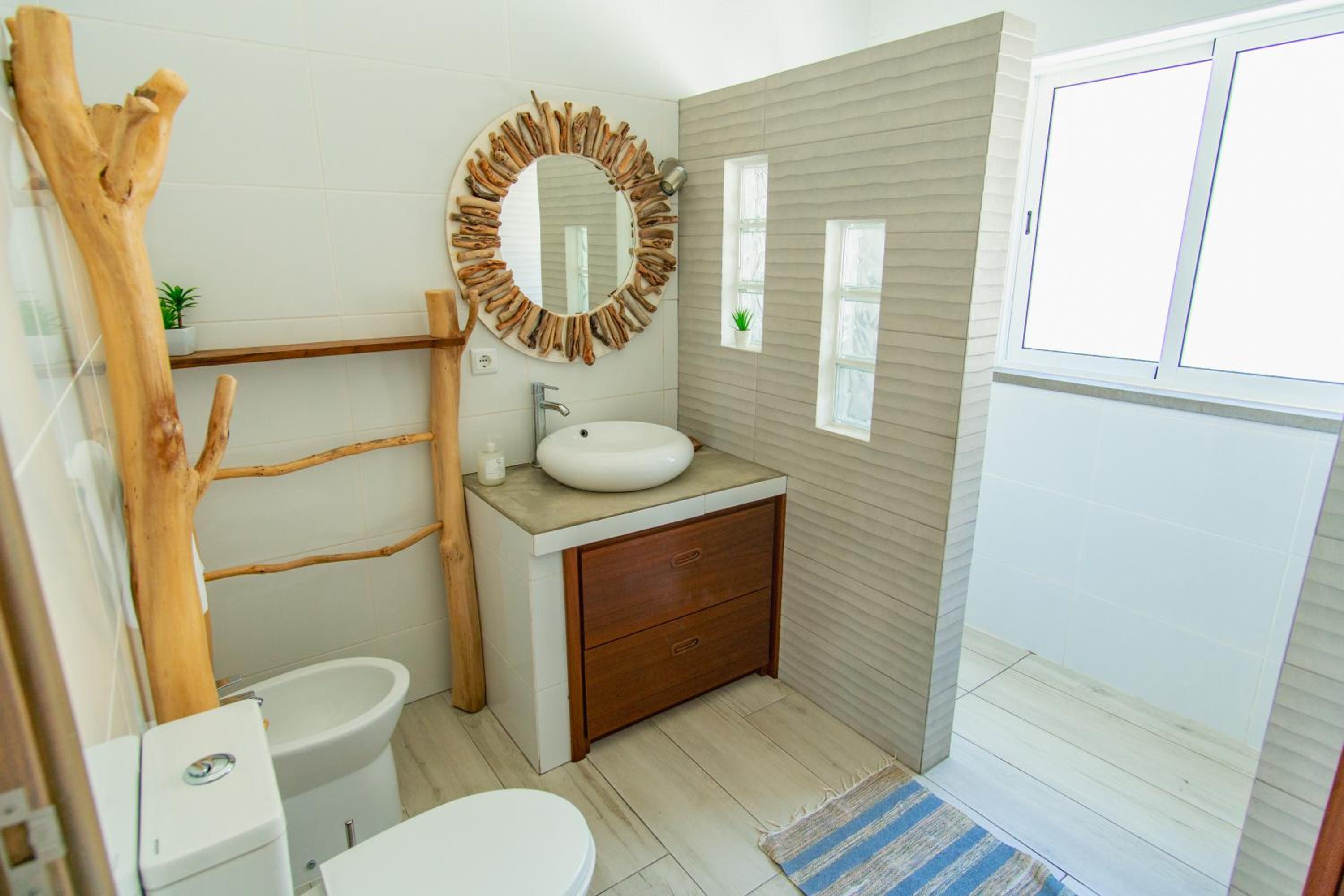 Apartment with Balcony - Photo 18