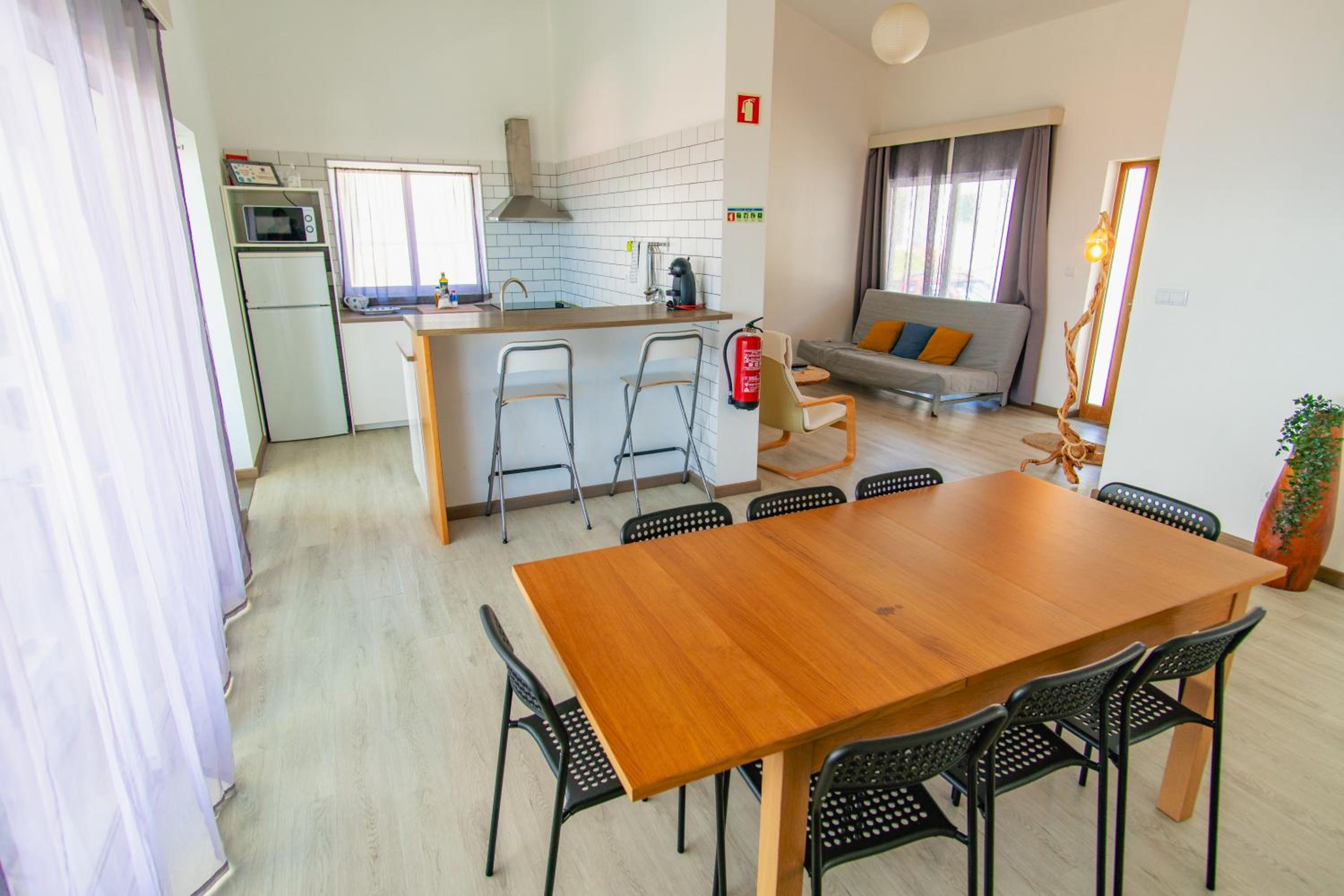 Apartment with Balcony - Photo 11