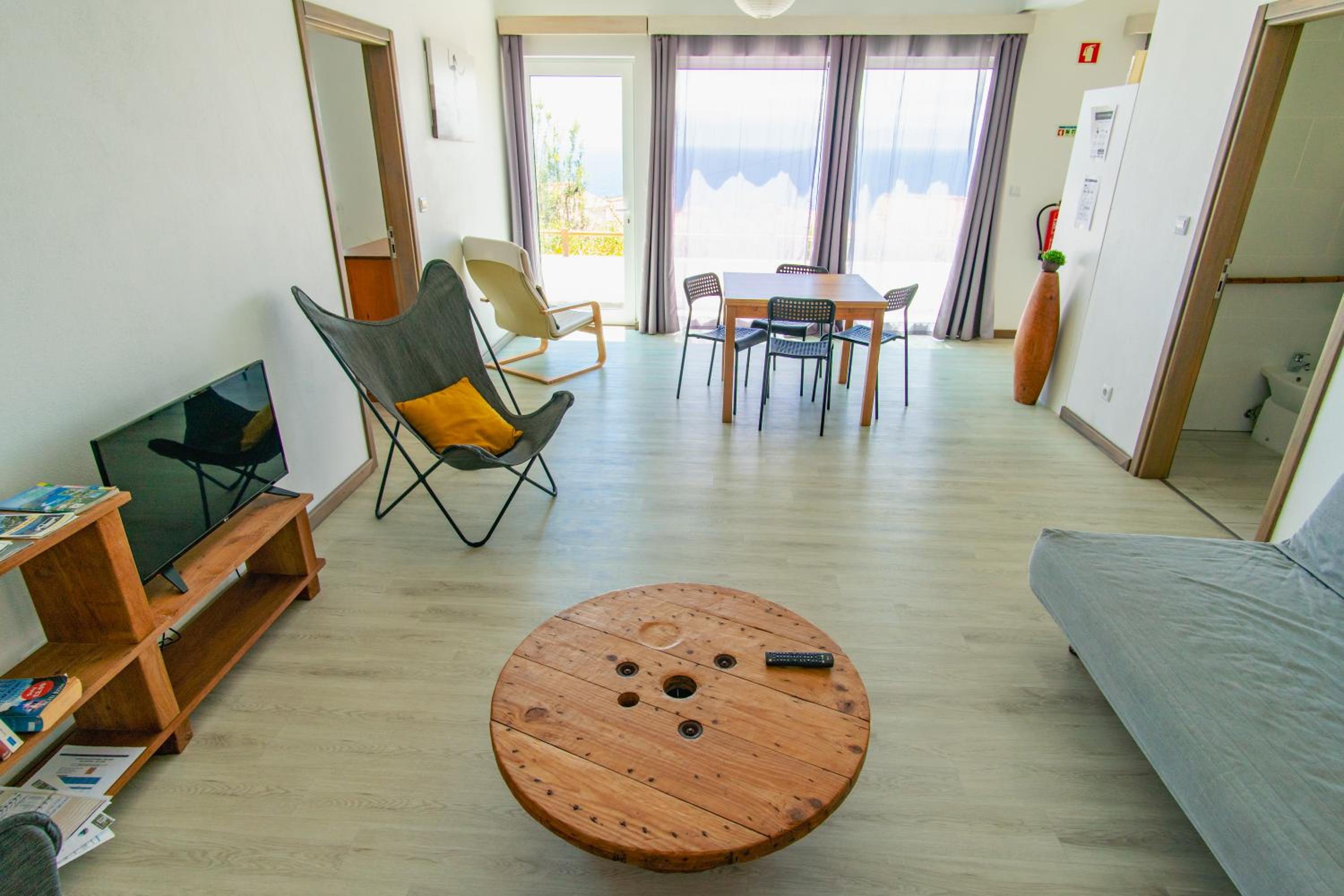 Apartment - Ground Floor - Photo 2