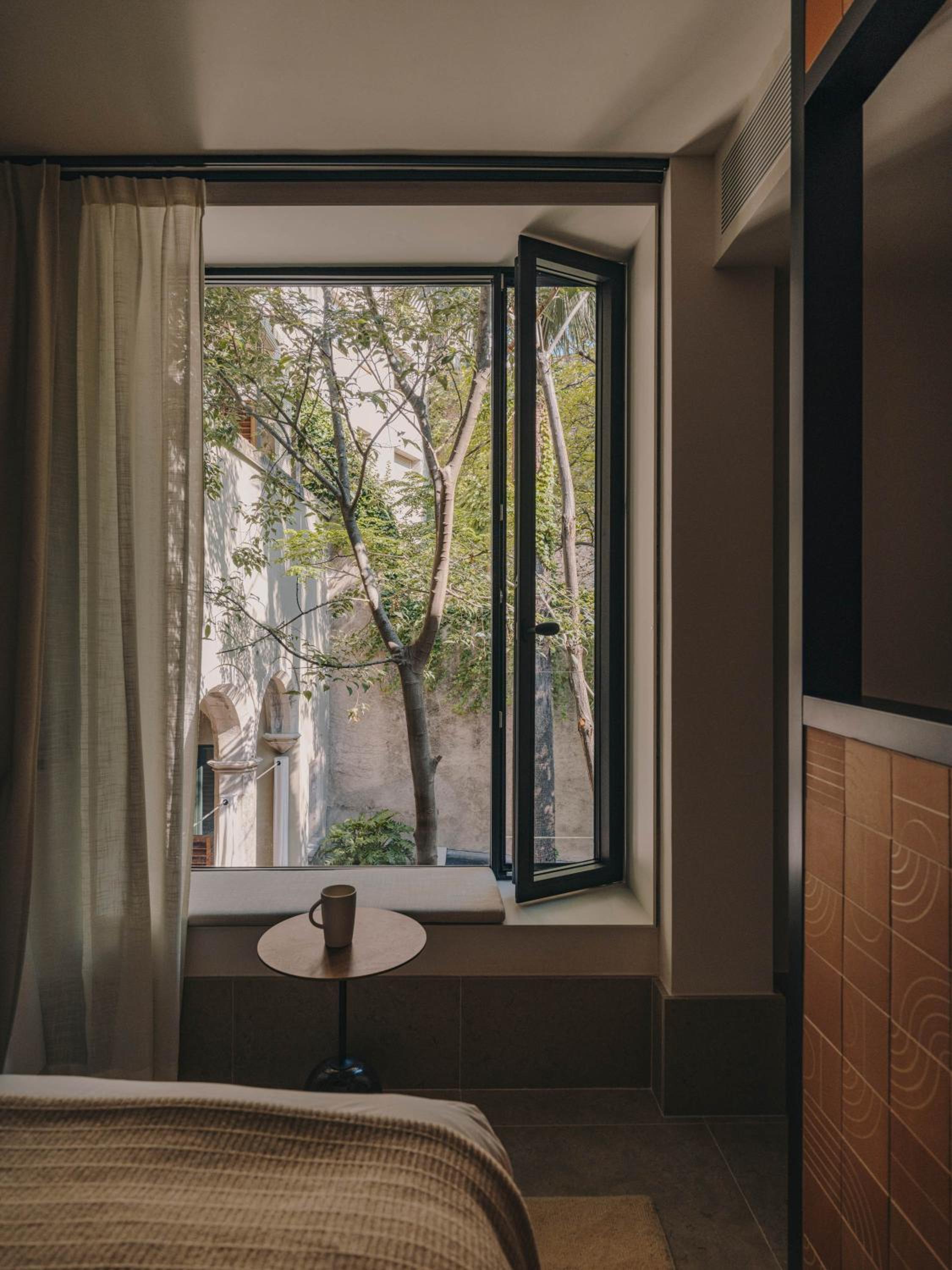 Double Room with Pool View photo 2