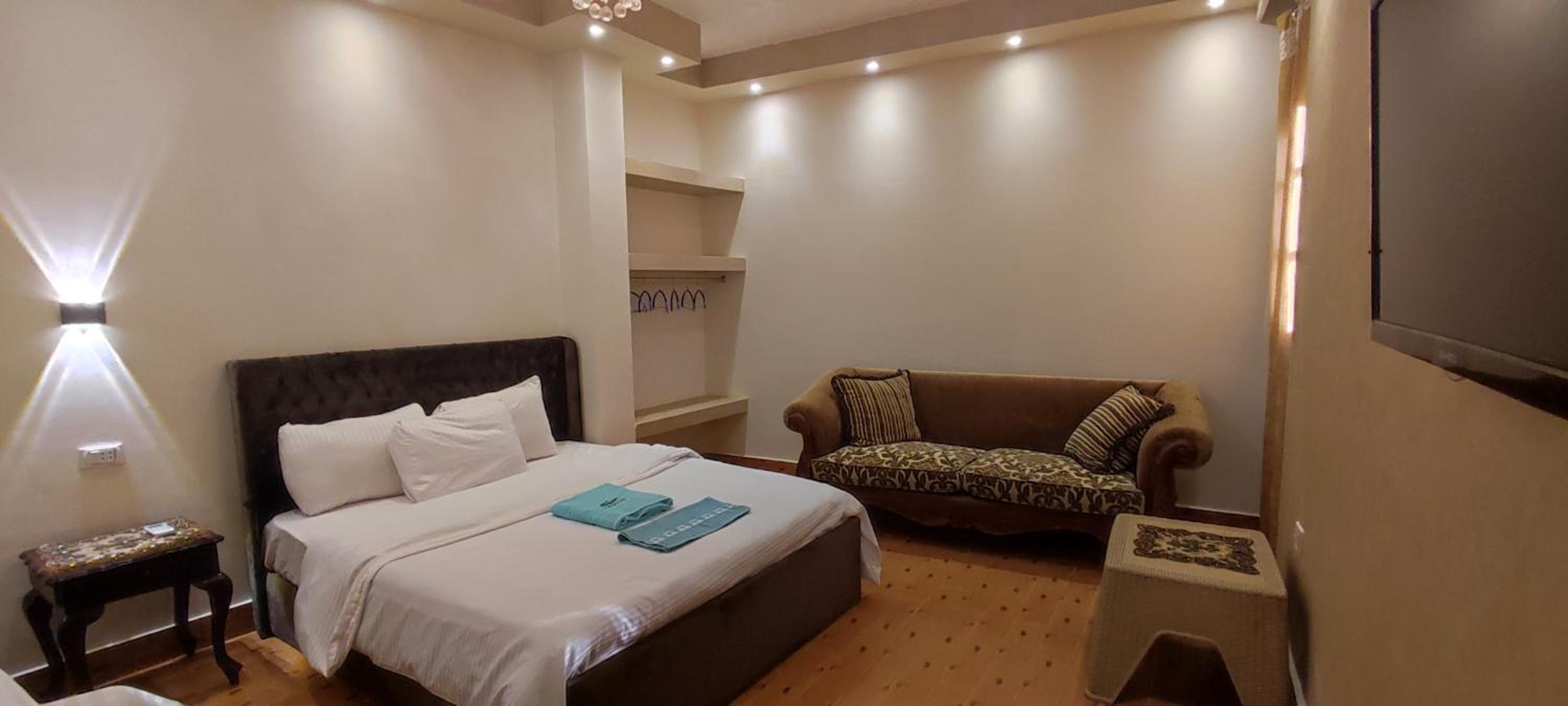 Deluxe King Room