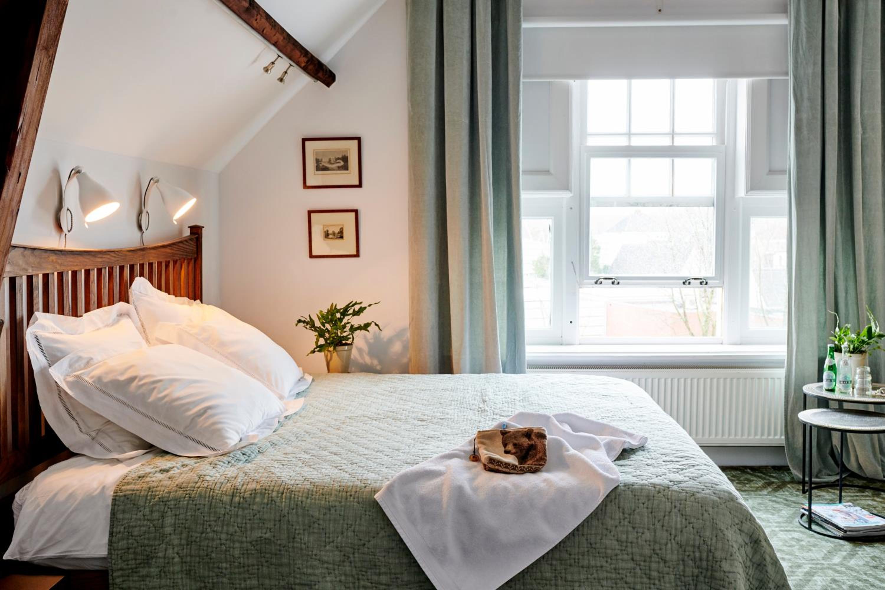 Deluxe Double Room with Bath photo 3
