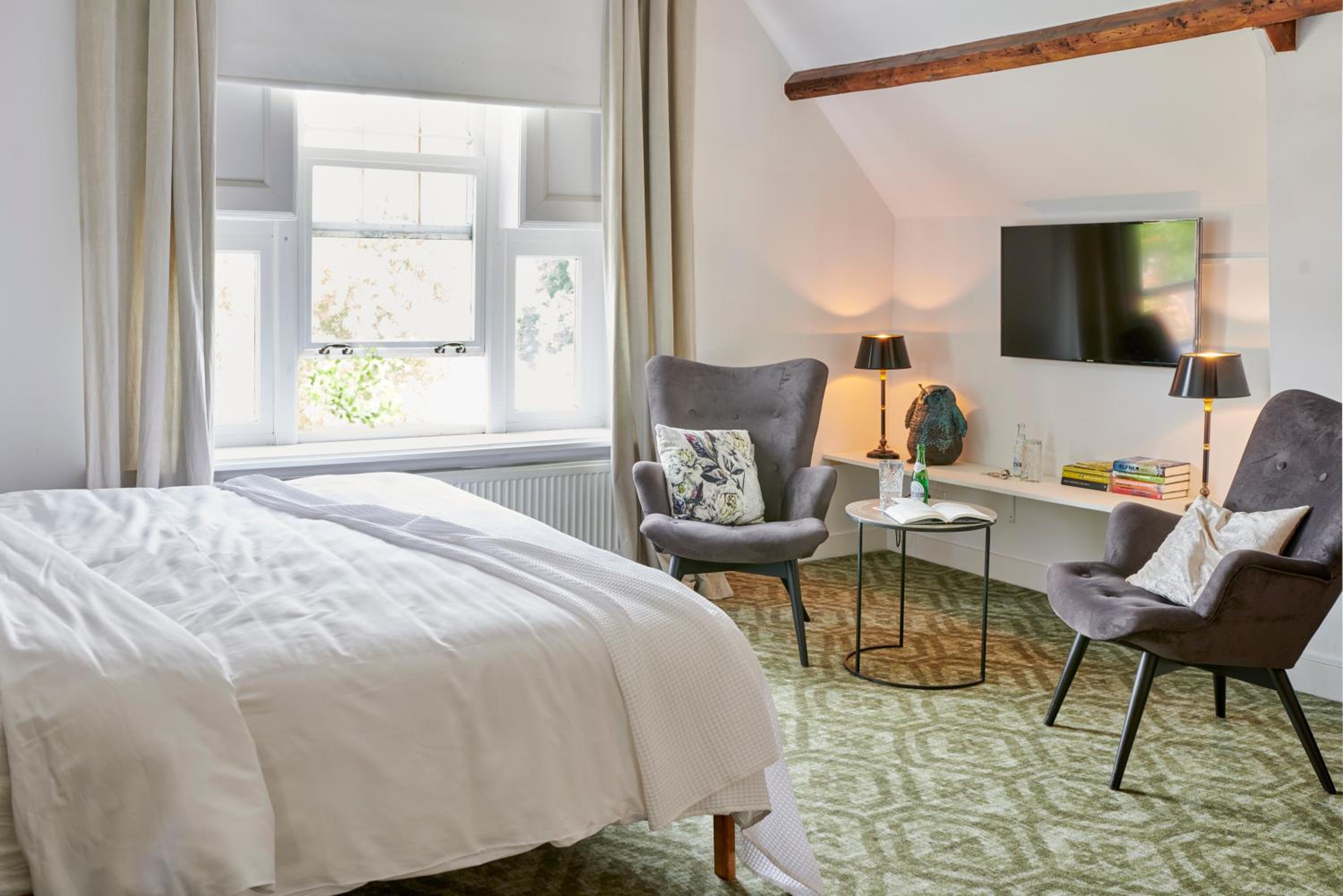Deluxe Double Room with Bath photo 2