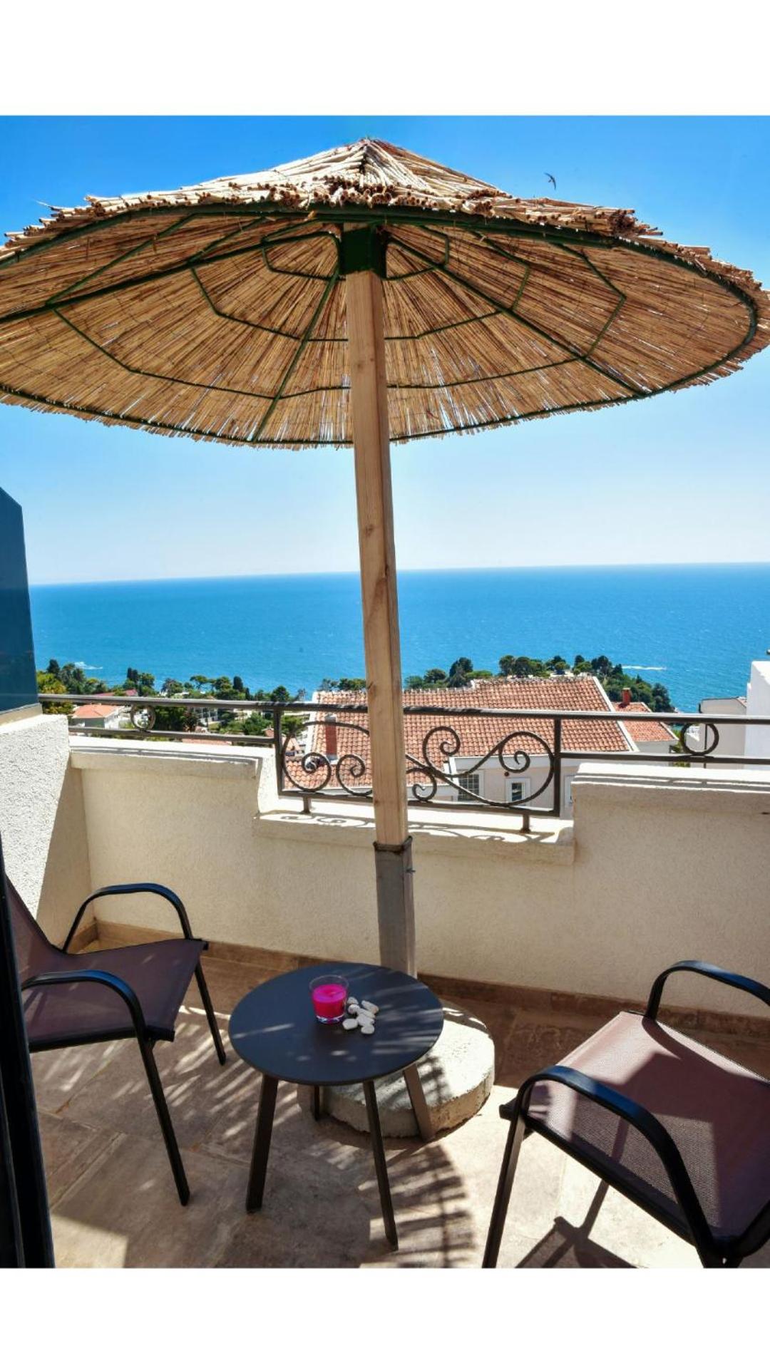 Apartment with Sea View photo 2