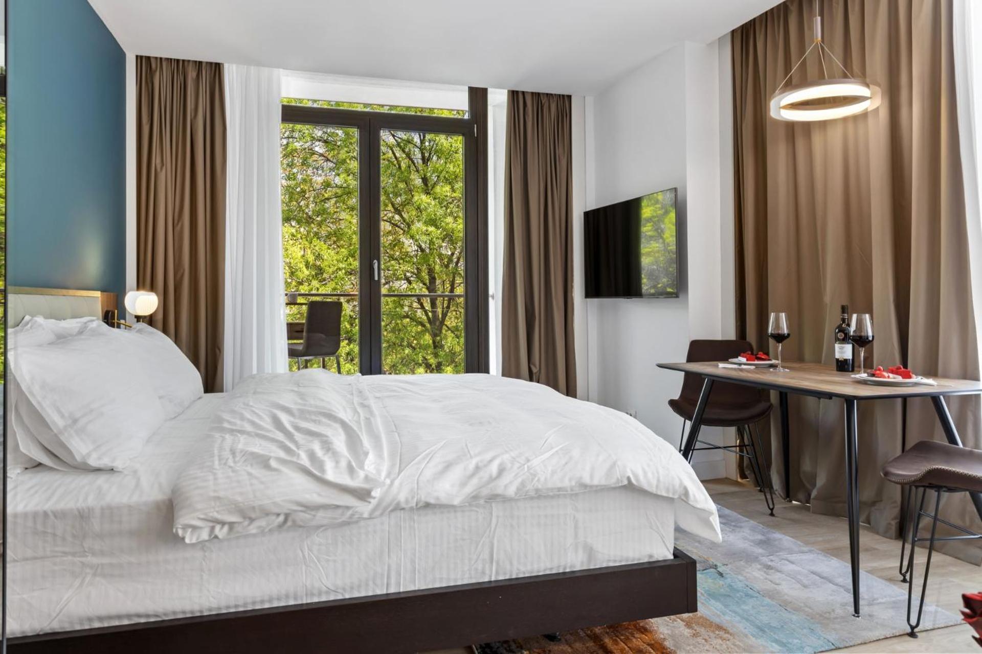 Deluxe King Studio with Balcony