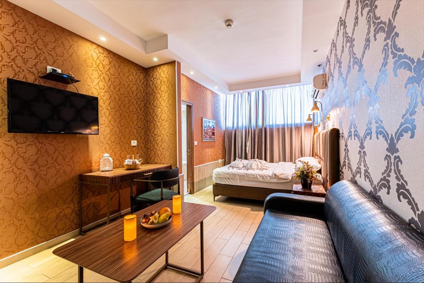 Suite with Spa Bath photo 1