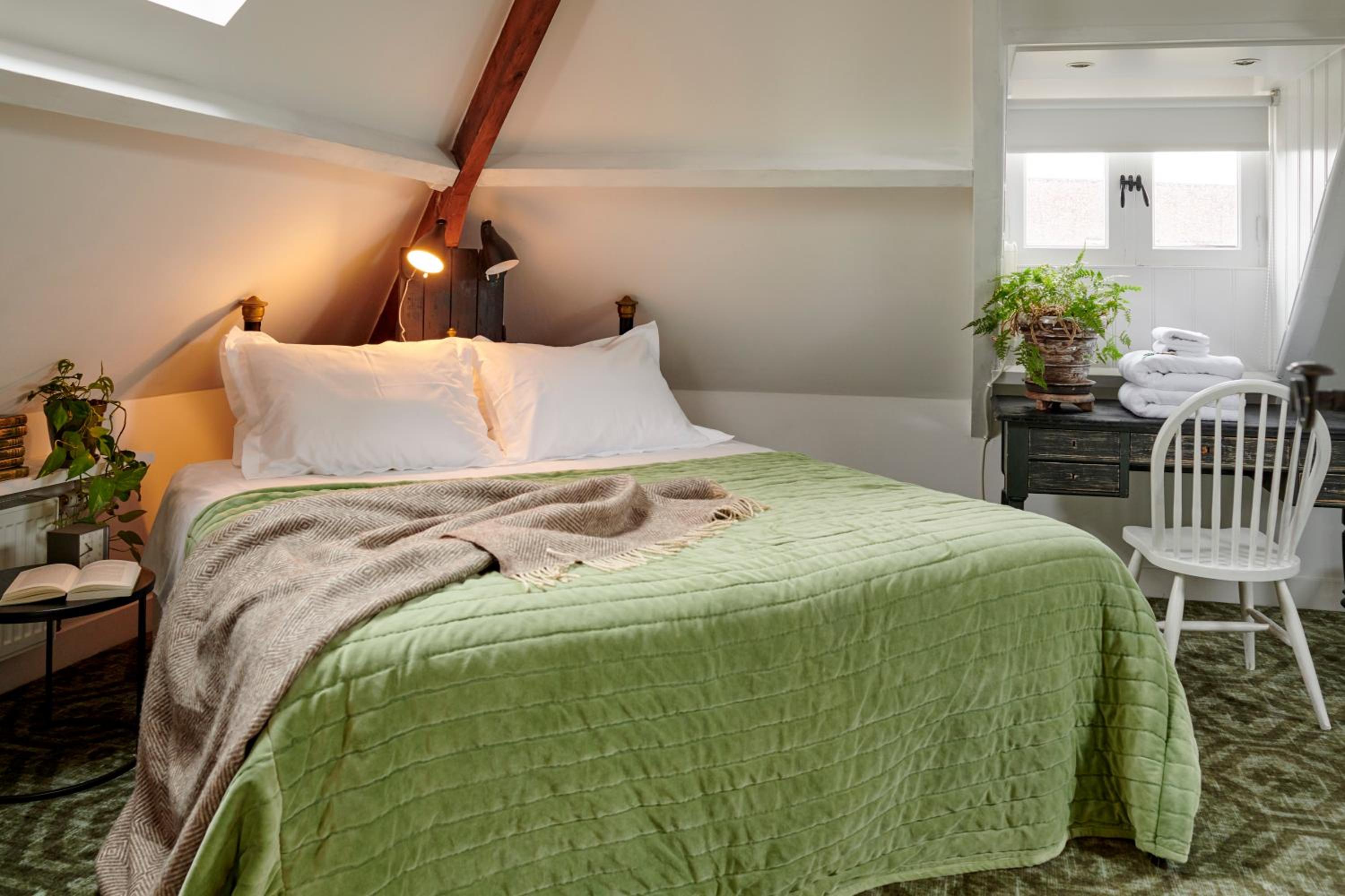 Deluxe Double Room with Shower