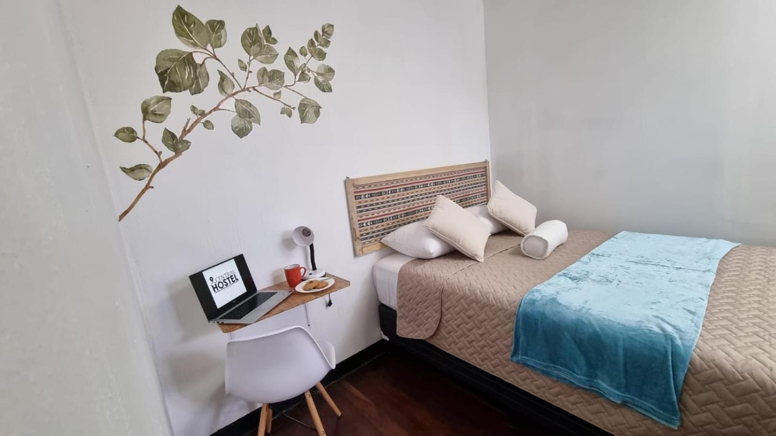 Double Room with Shared Bathroom photo 2
