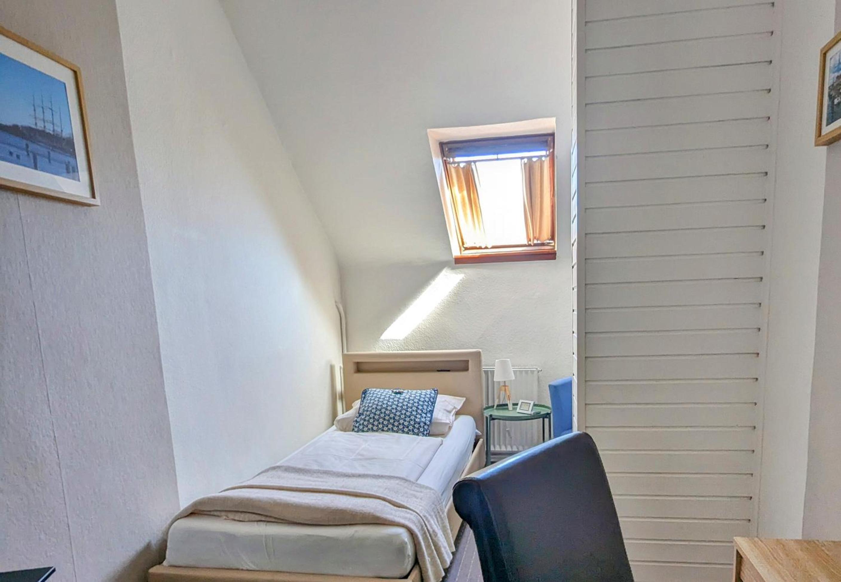 Single Room photo 3