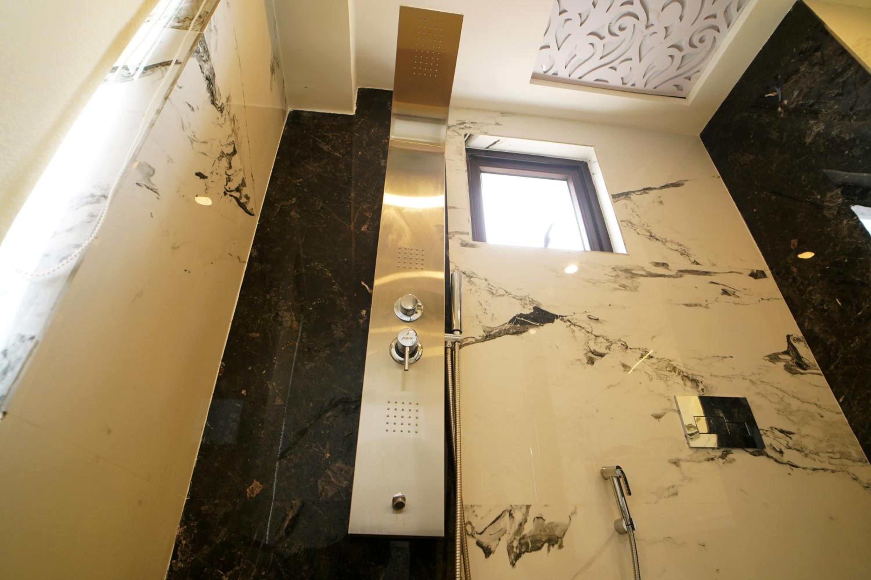 Suite with Sea View - Photo 13