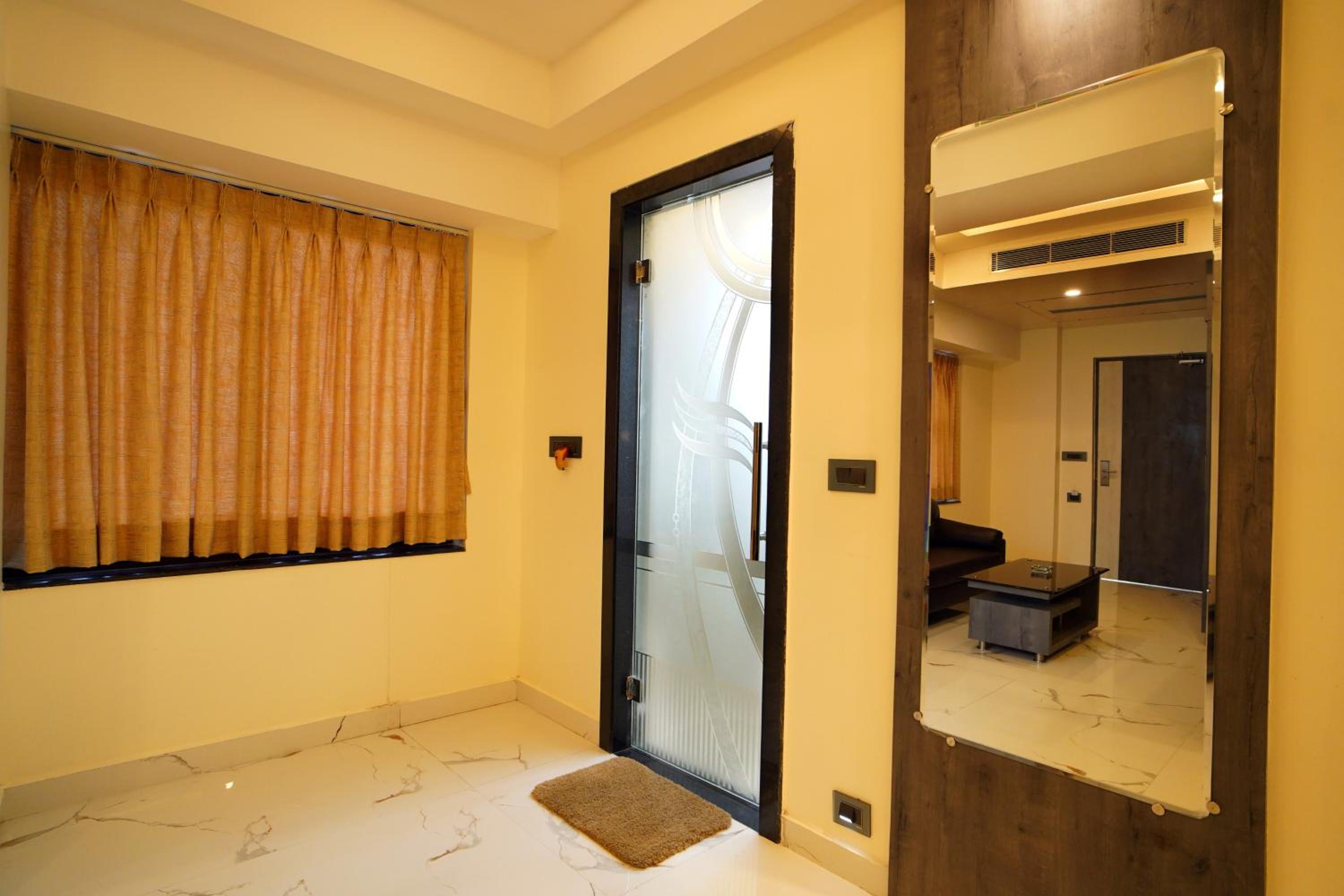 Suite with Sea View - Photo 11
