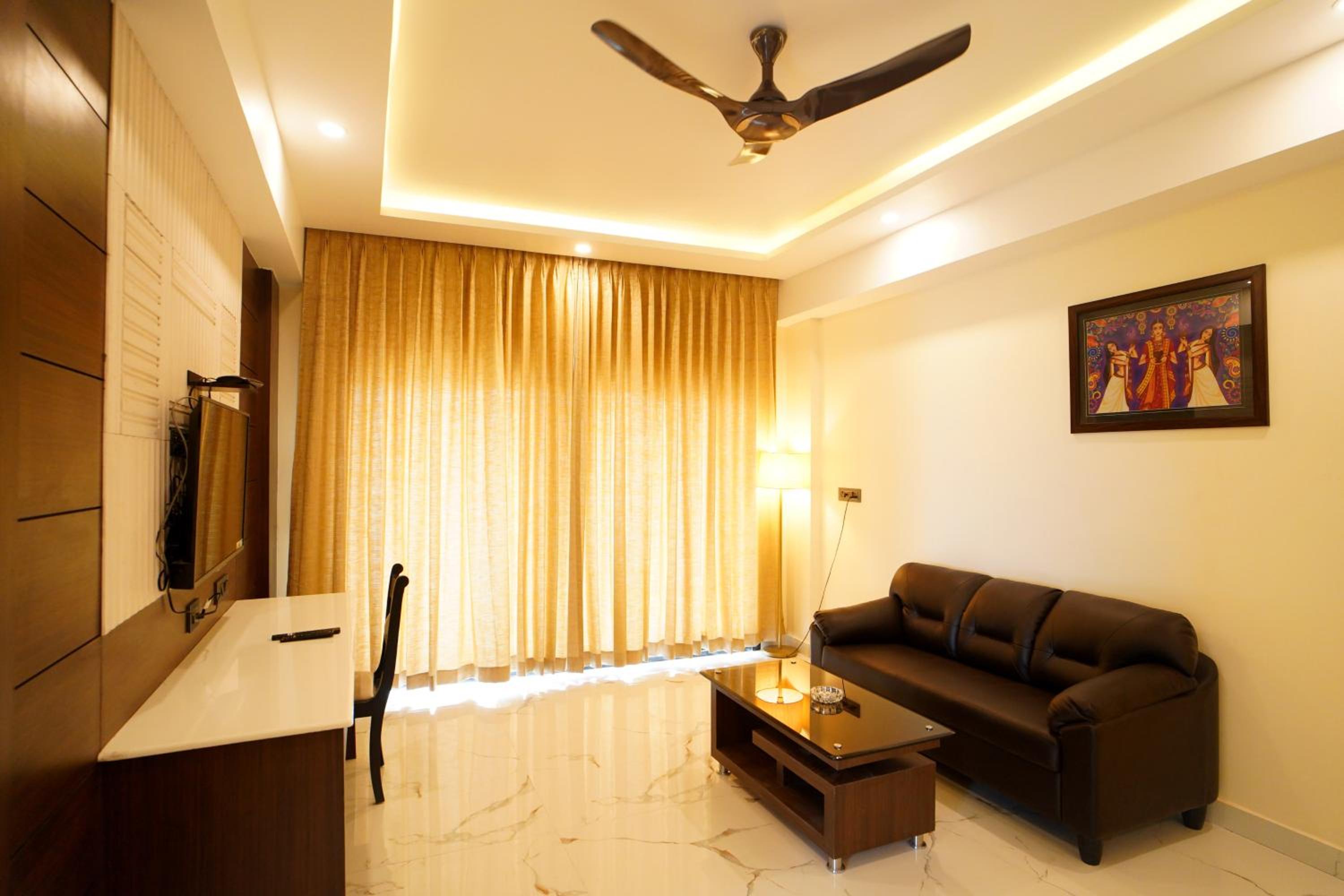 Superior Suite with Sea View - Photo 22