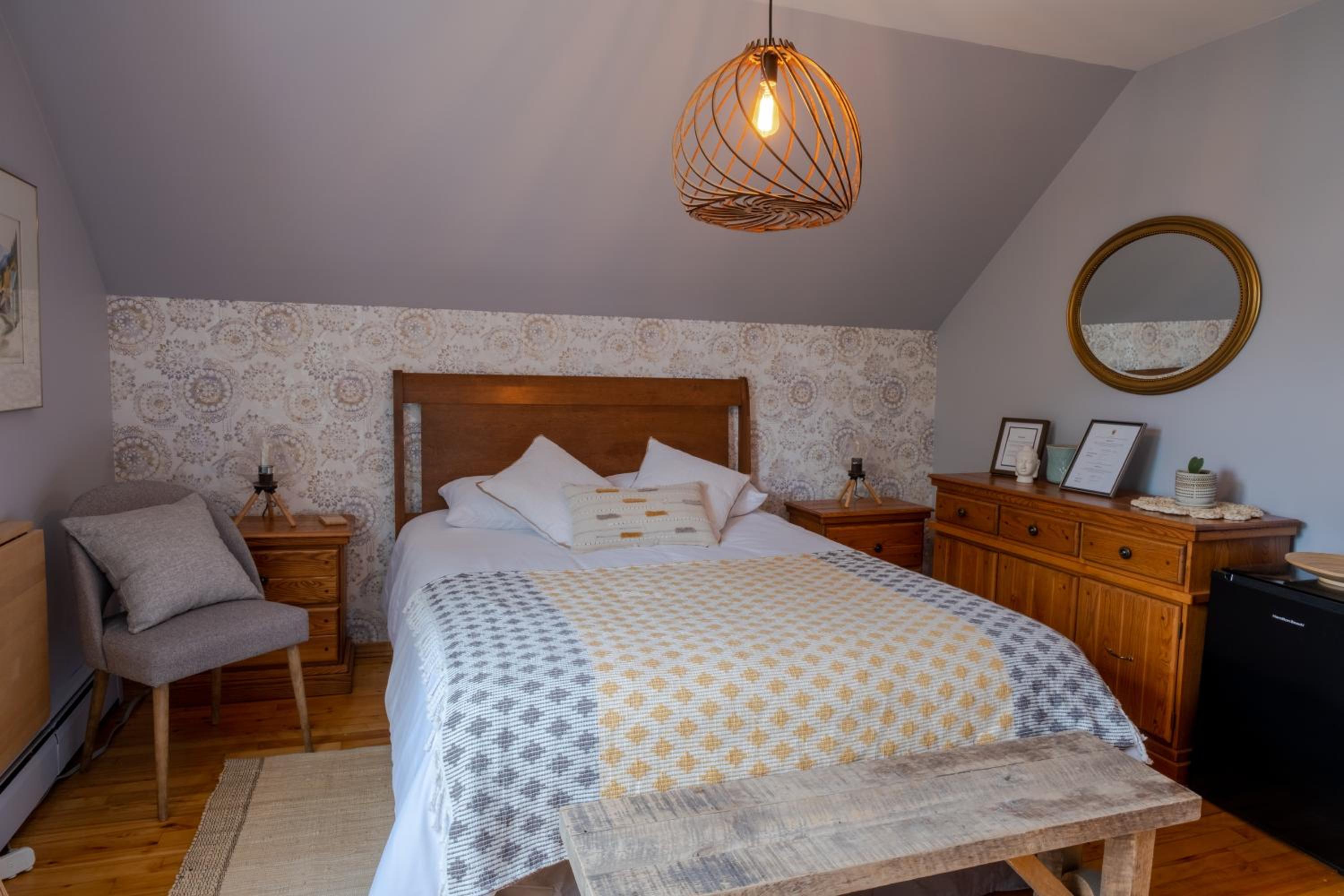 Queen Room photo 2