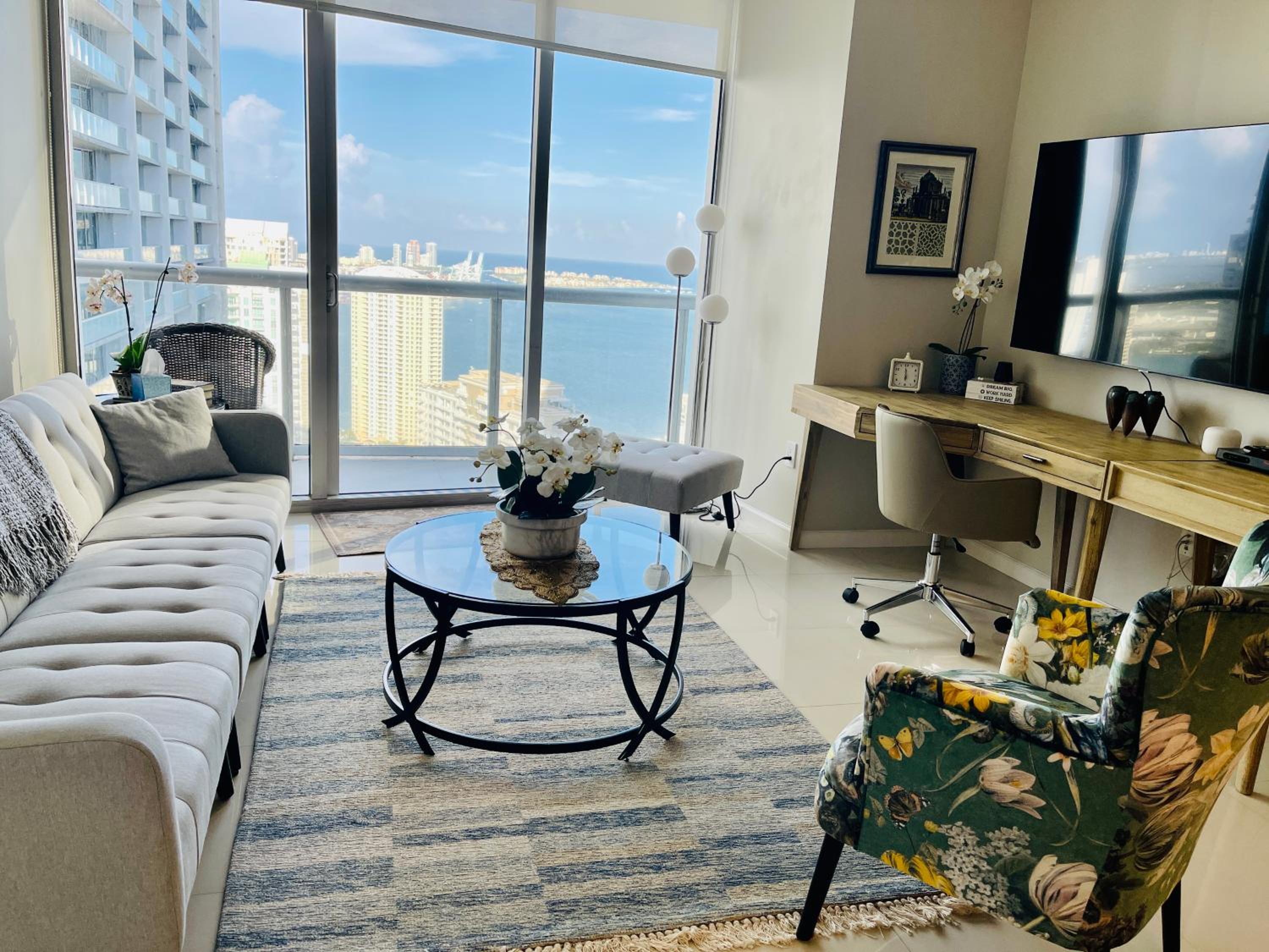 One-Bedroom Apartment photo 2