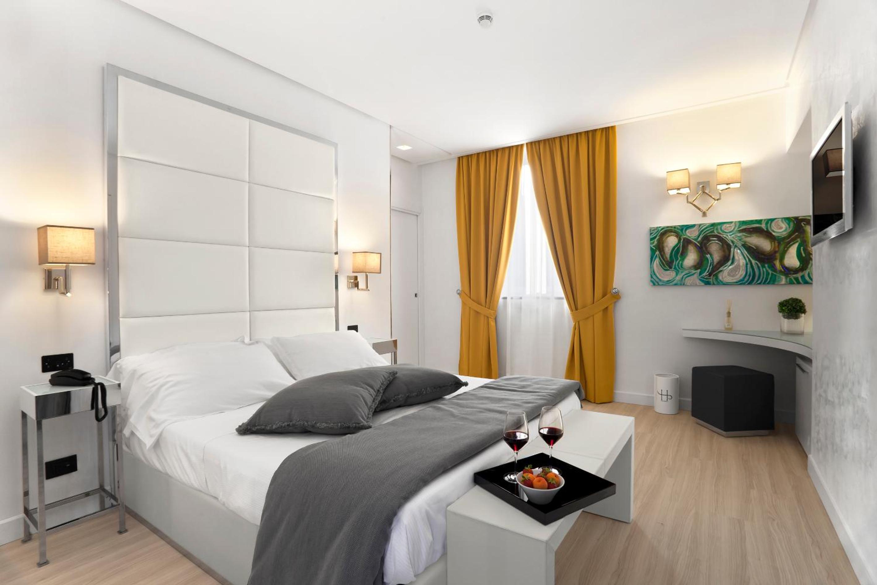 Standard Double Room - Photo 3