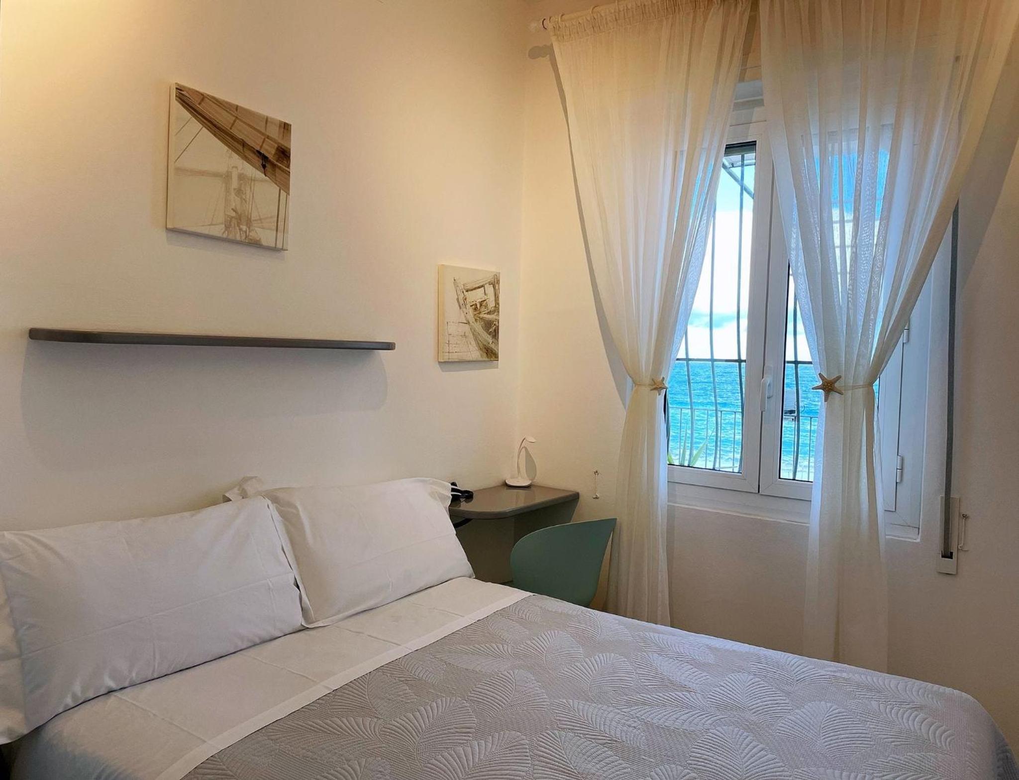 Deluxe Single Room with Sea View