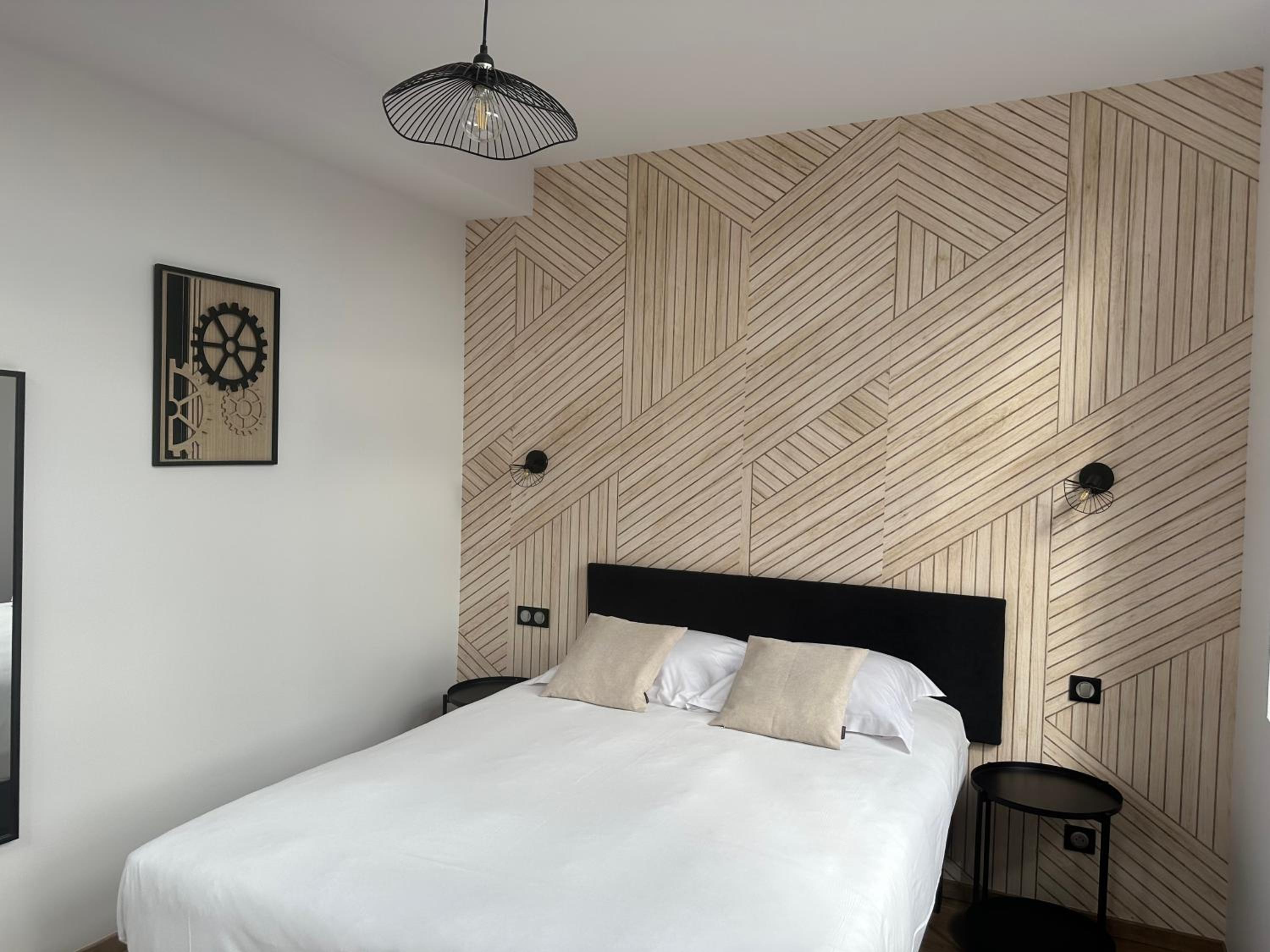Deluxe Double Room - Photo 10