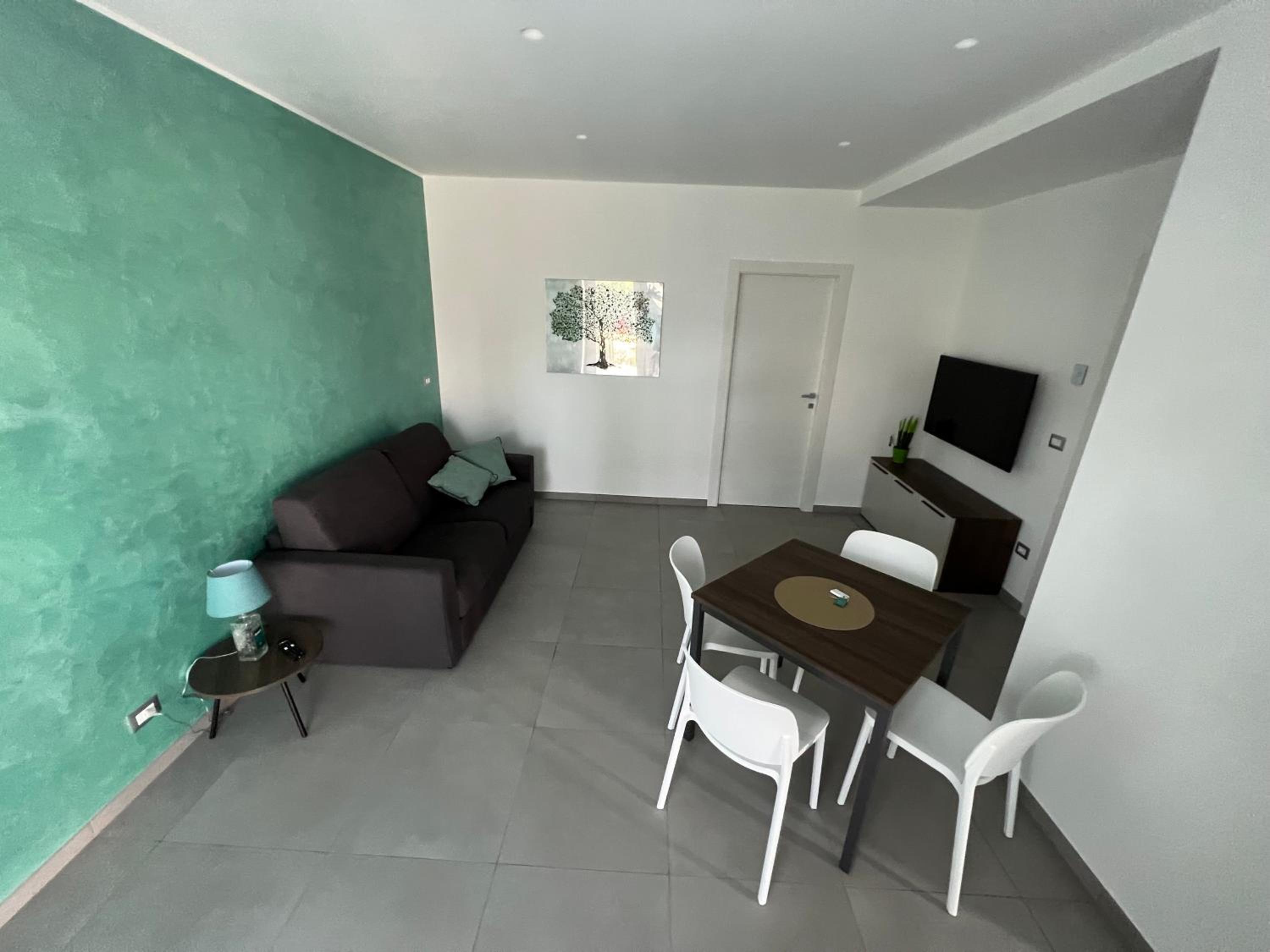 One-Bedroom Apartment