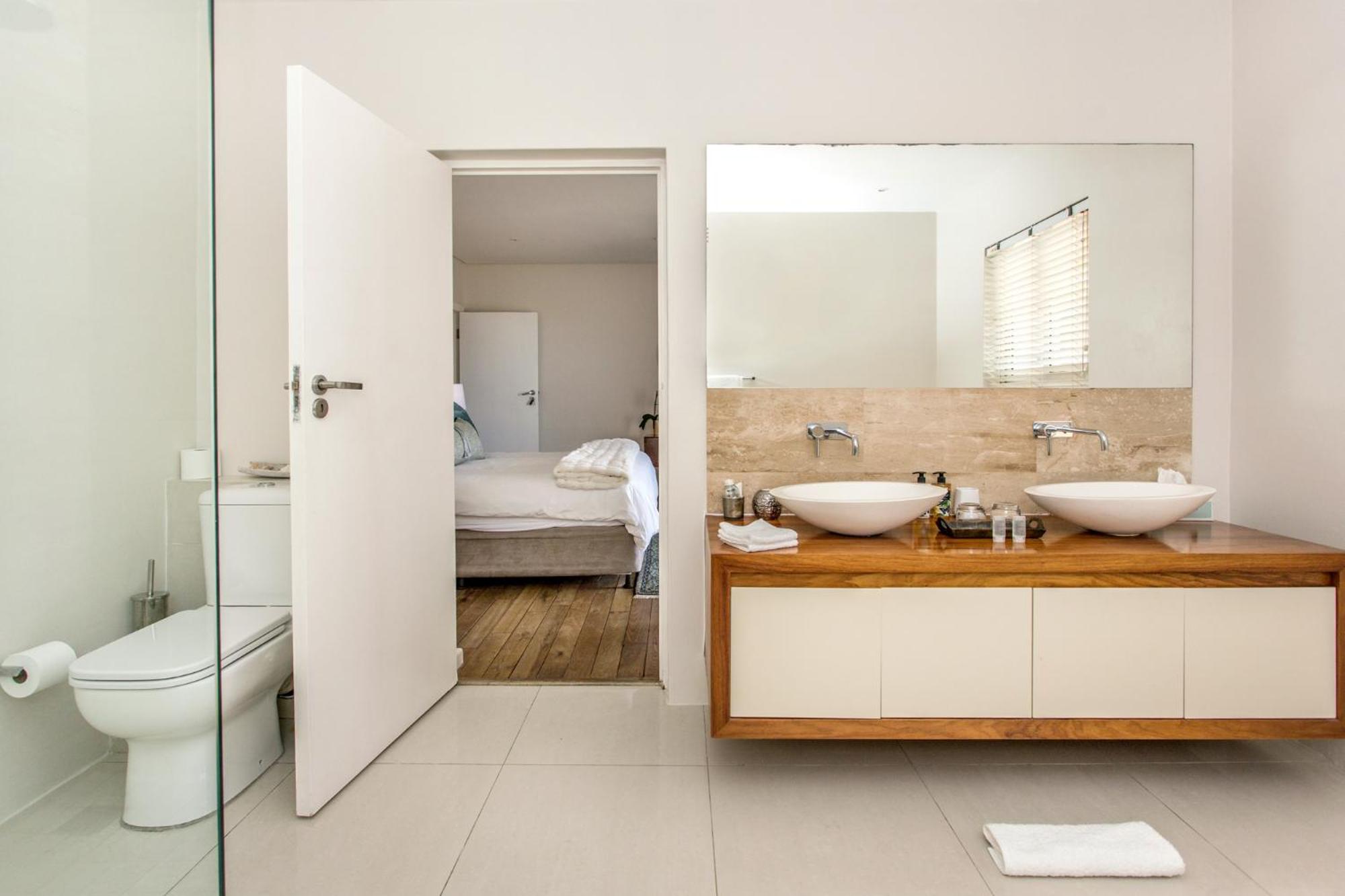 Deluxe Double Room with Balcony and Sea View photo 3