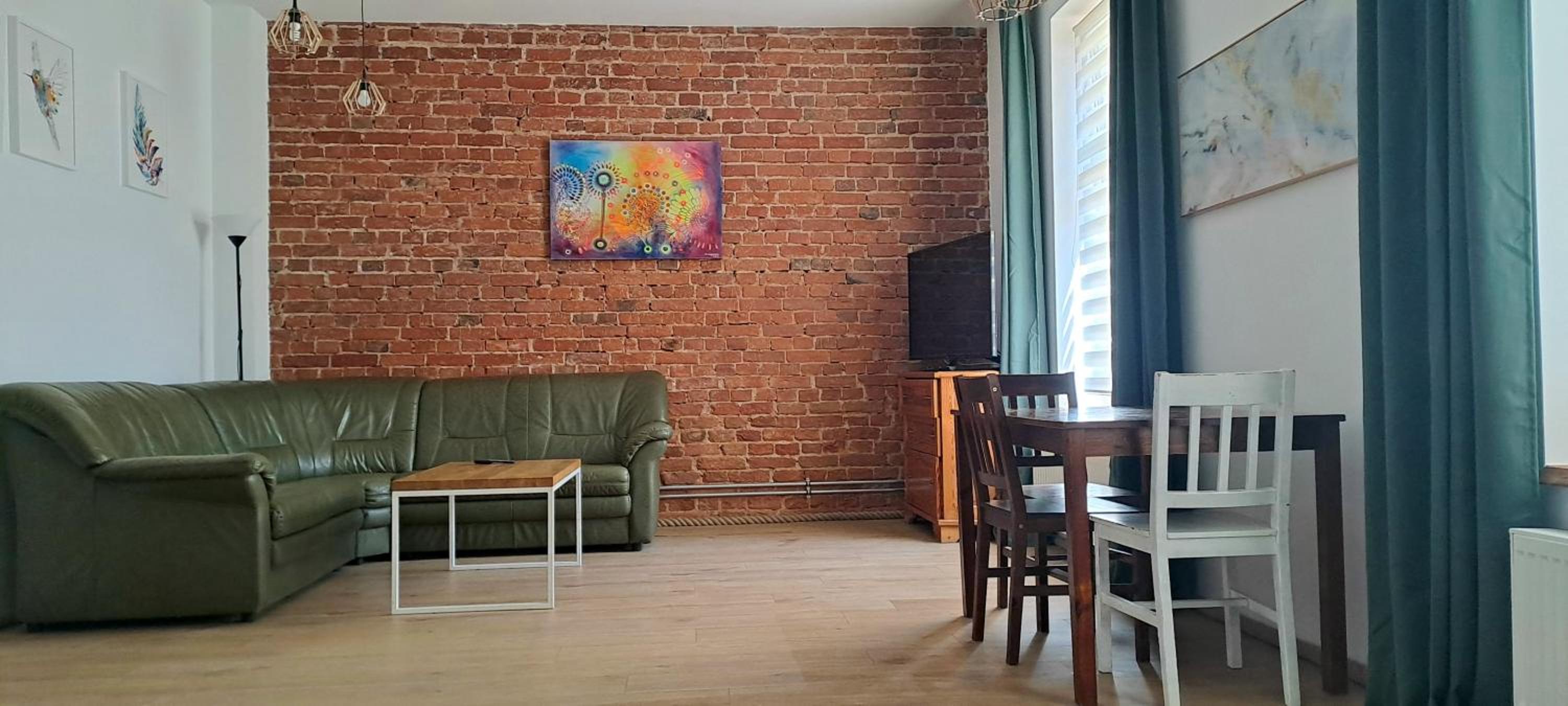 One-Bedroom Apartment photo 1