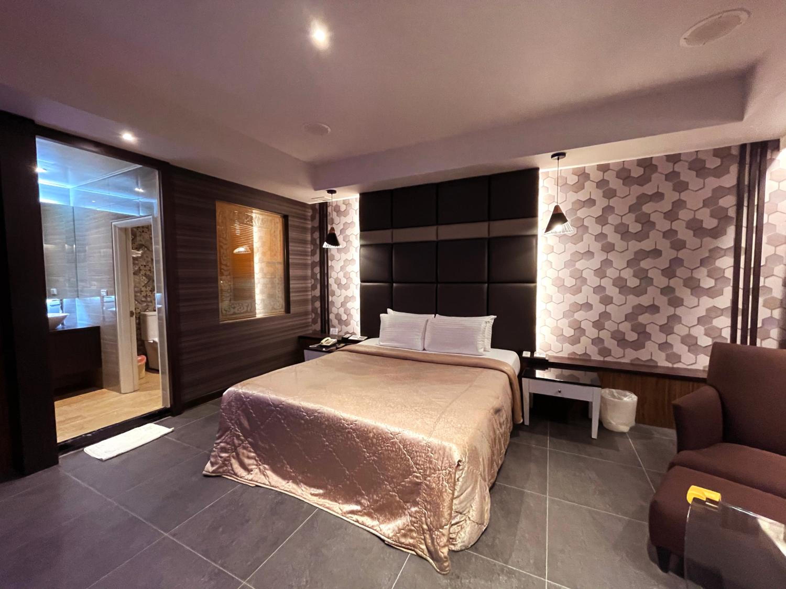 Economy Double Room - Photo 1